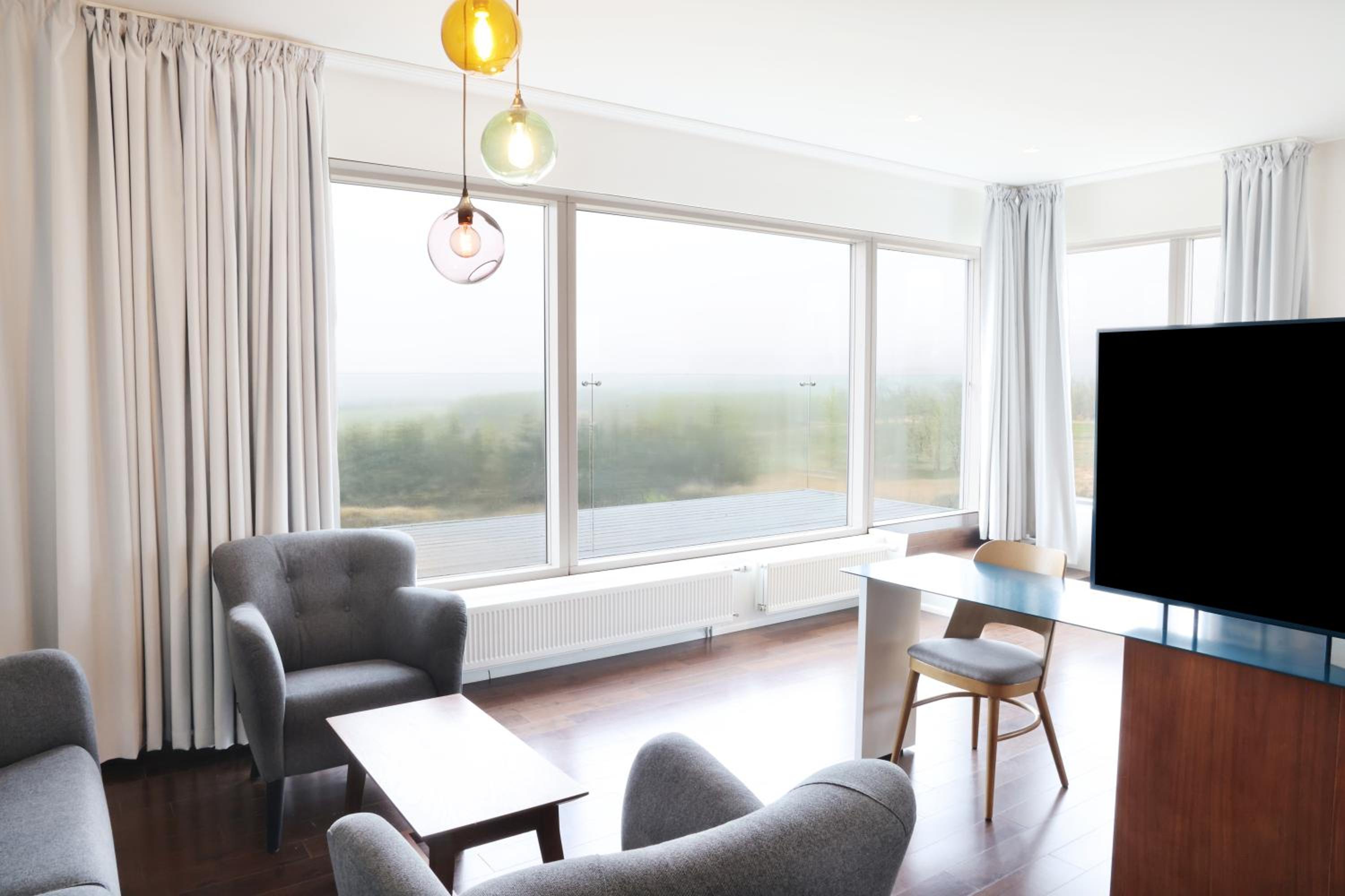 Suite - Photo 2