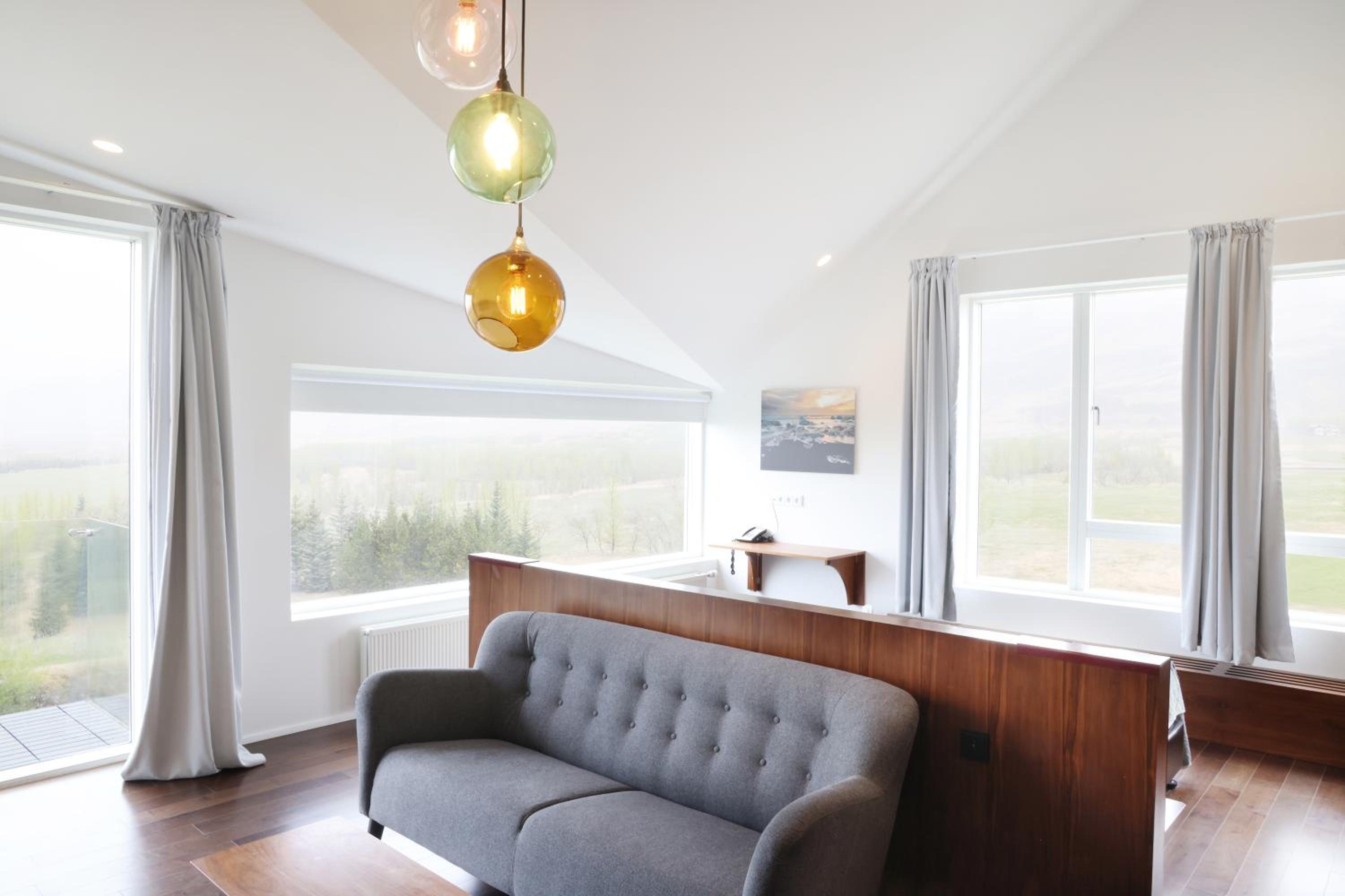 Suite - Photo 11