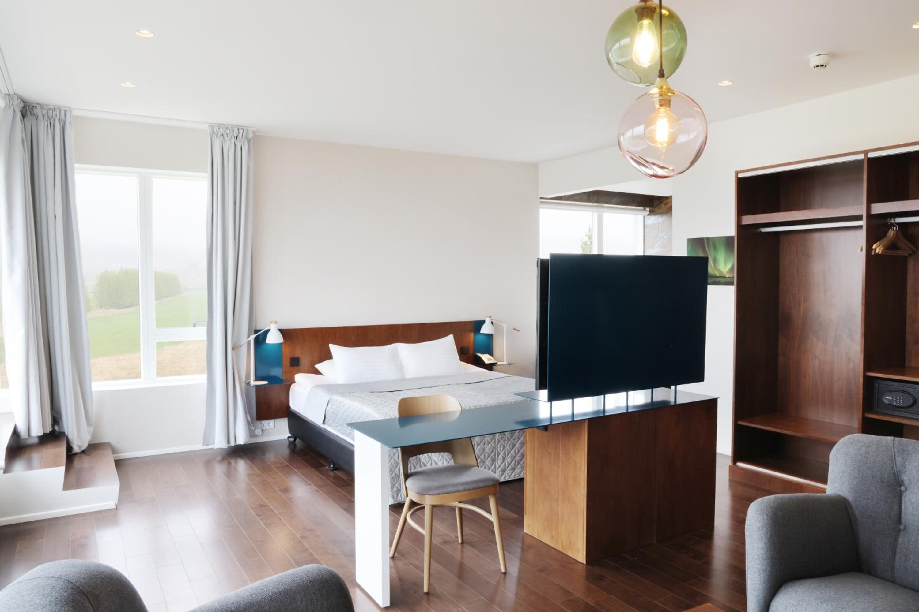 Suite - Photo 8