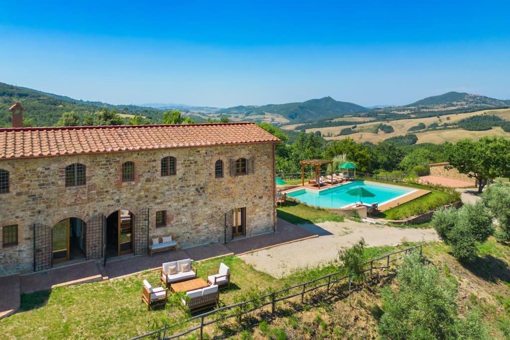 Villa photo 2