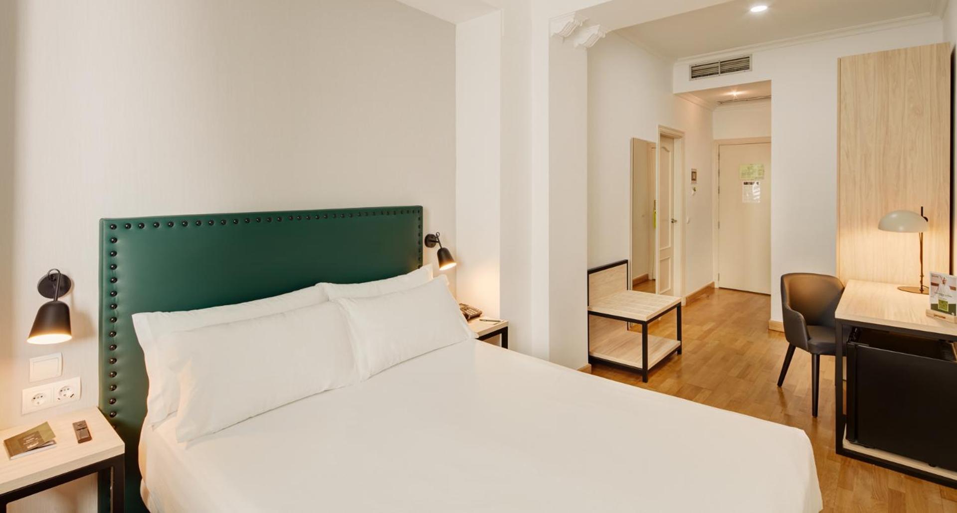 Double Room - Photo 3