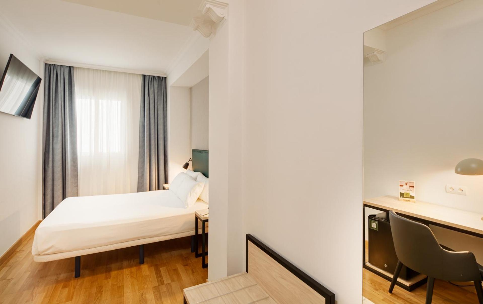 Double Room - Photo 2