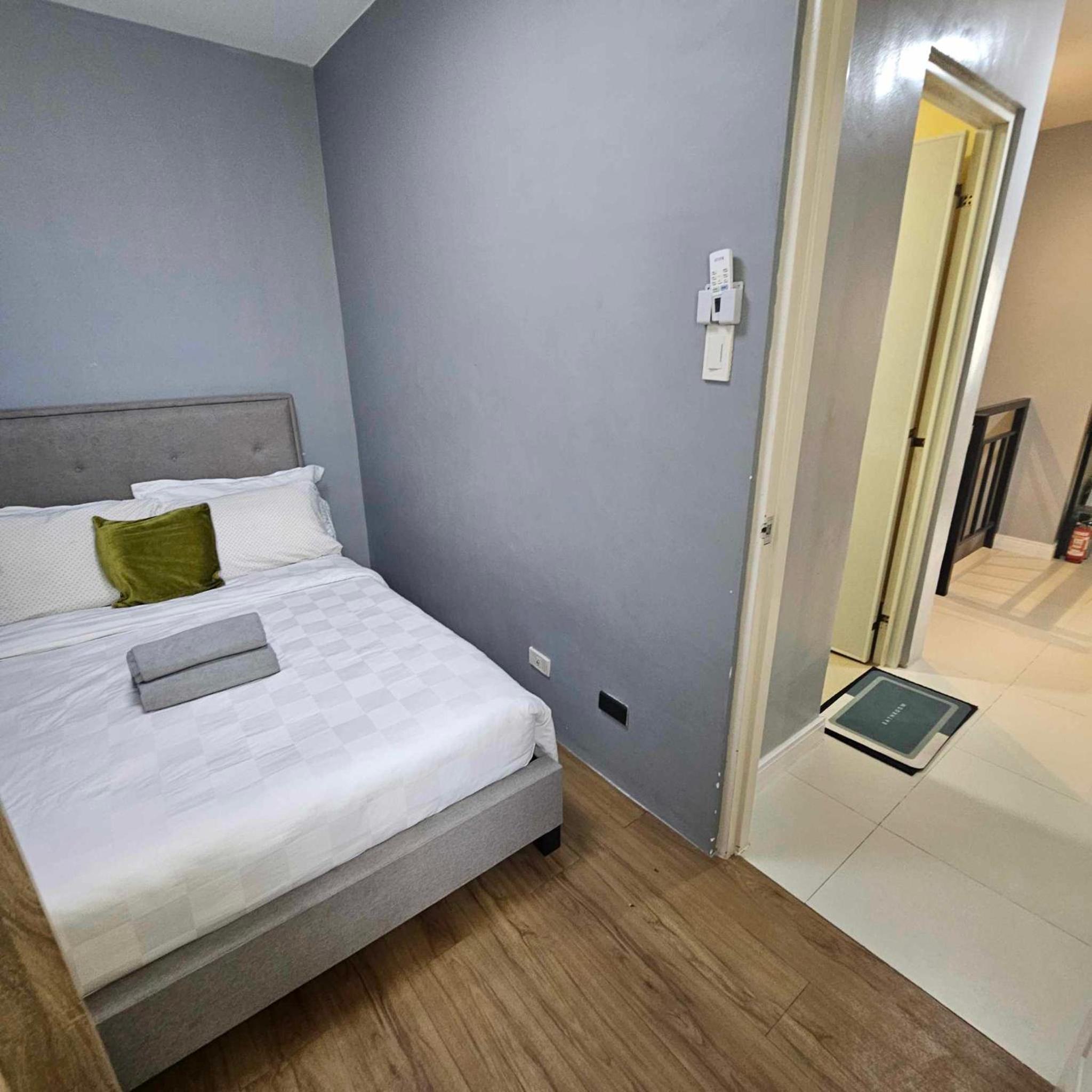 Budget Double Room photo 3