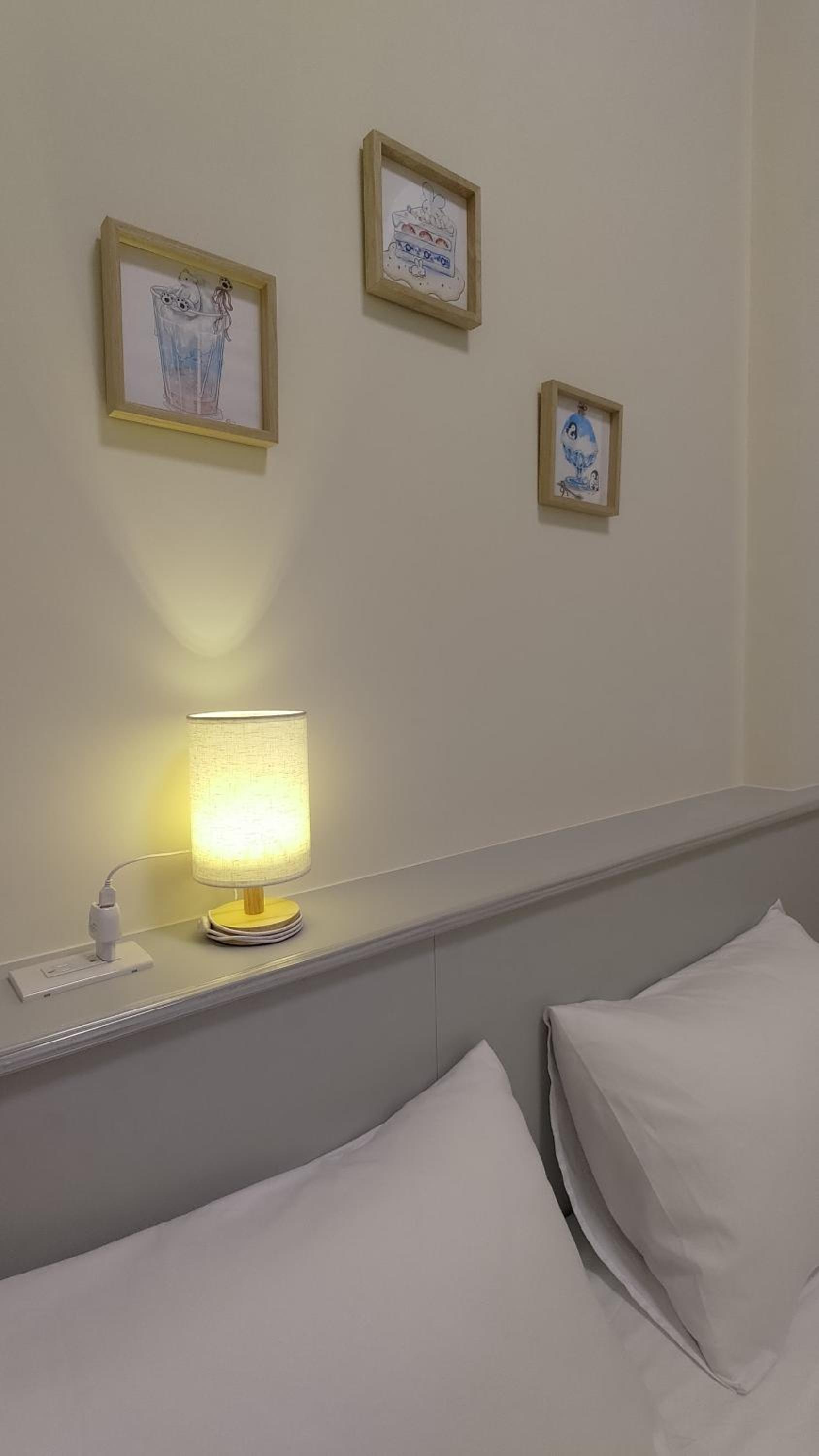 Queen Room photo 2