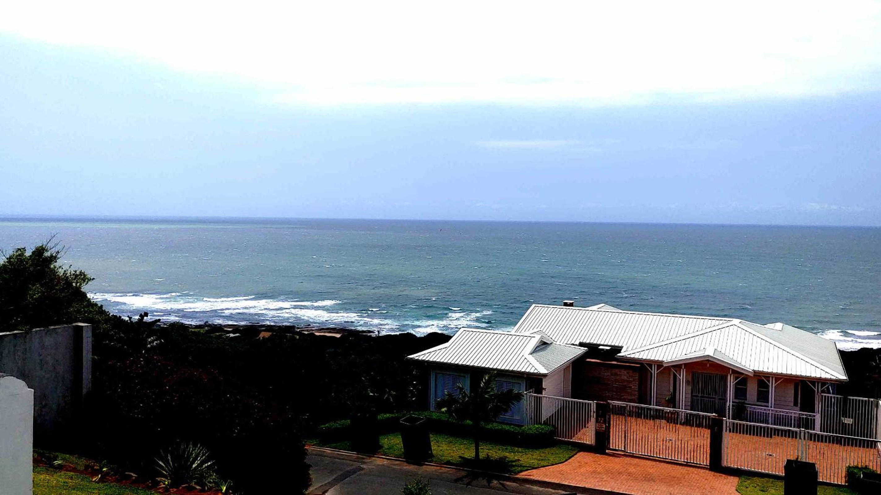 Five-Bedroom House photo 2