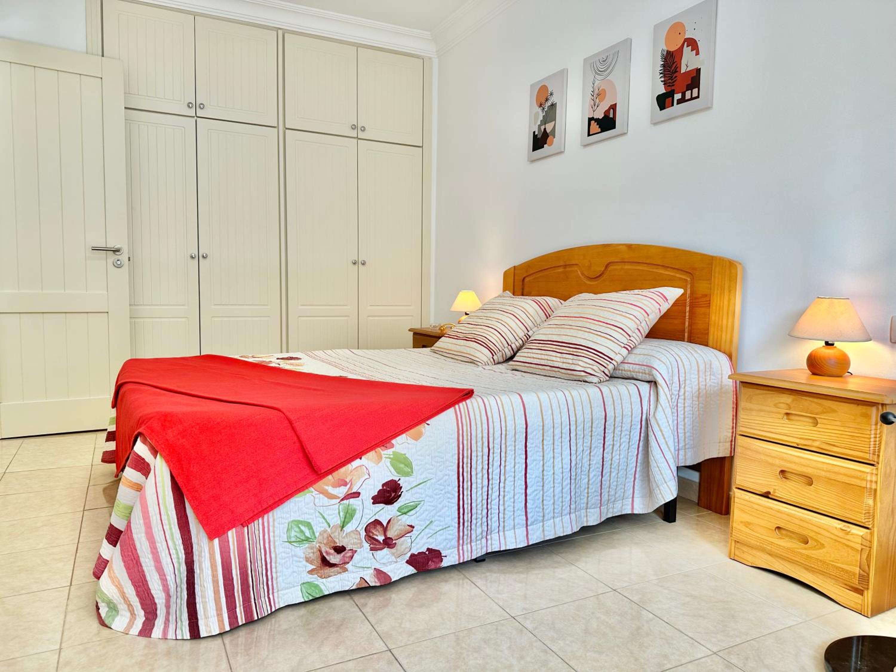 One-Bedroom Apartment with Terrace photo 3