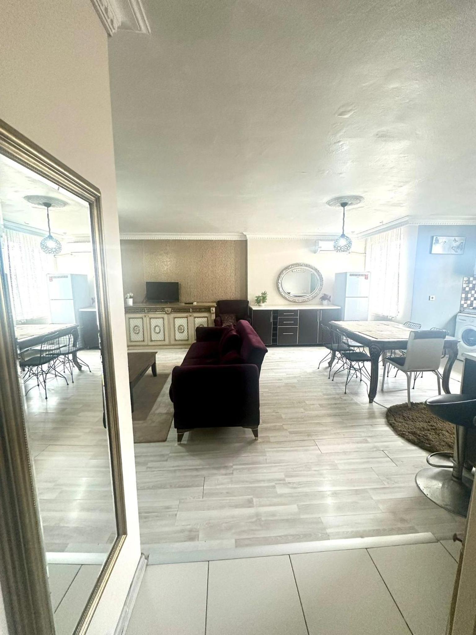 Apartment photo 1