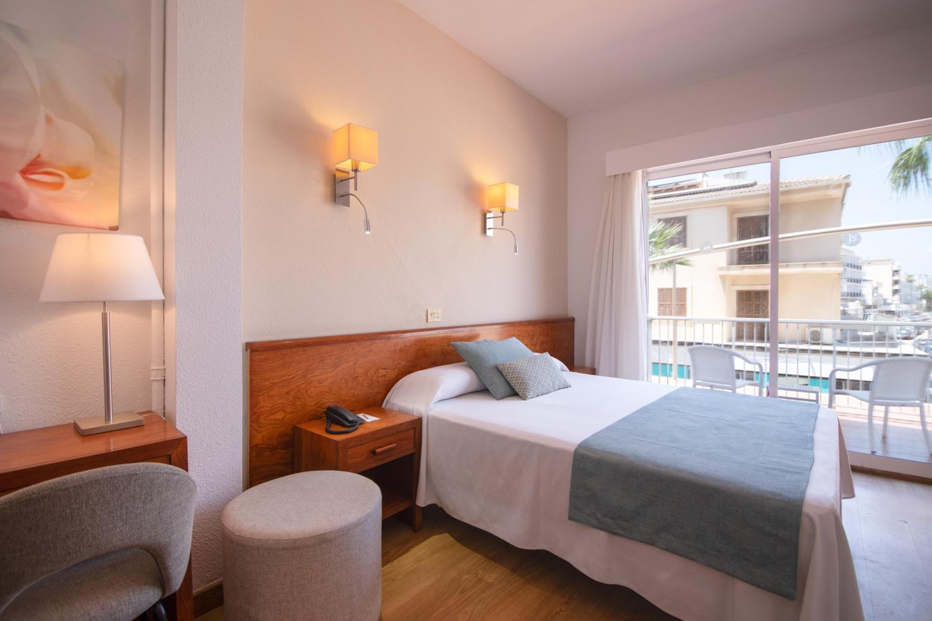 Habitación Sencilla con Balcón