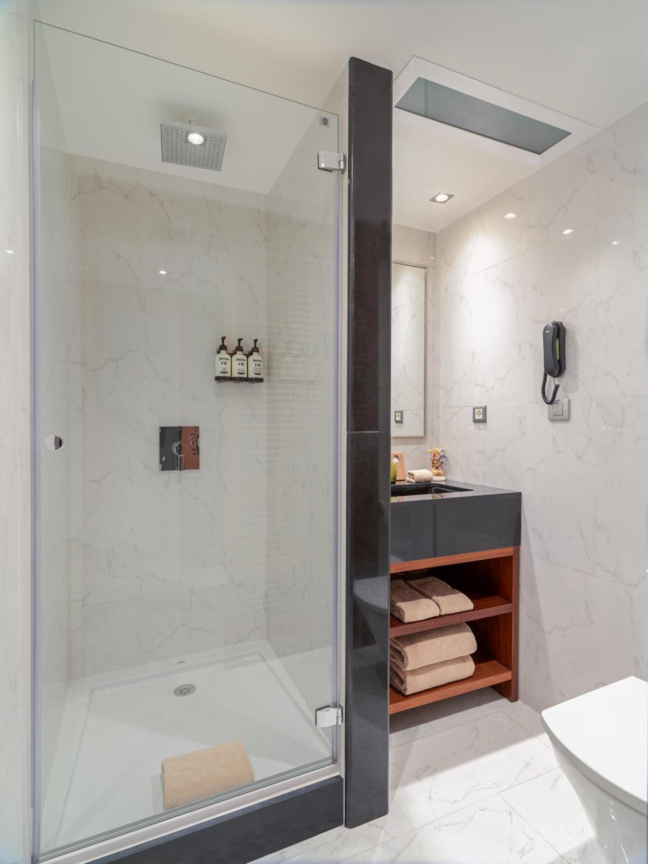 Suite Ocean Front with Whirlpool photo 2
