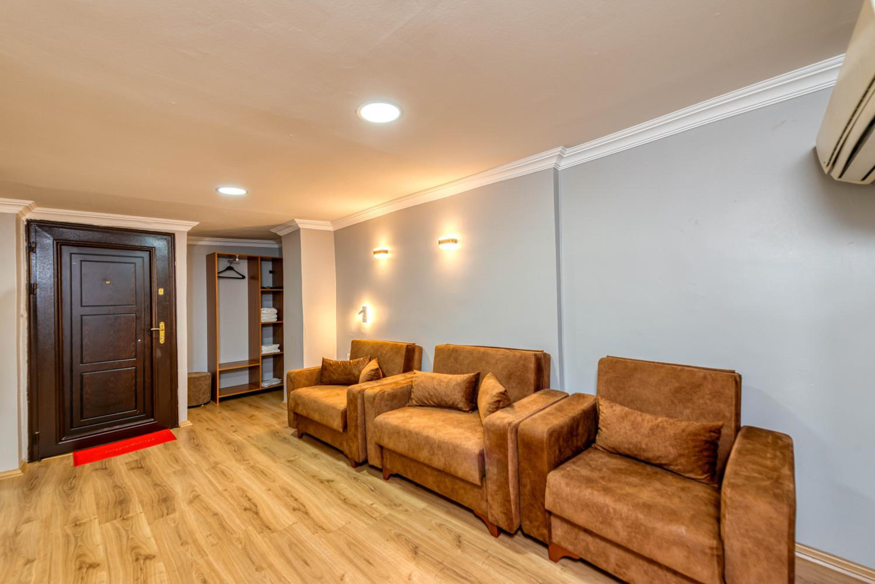 Apartment with Terrace photo 3