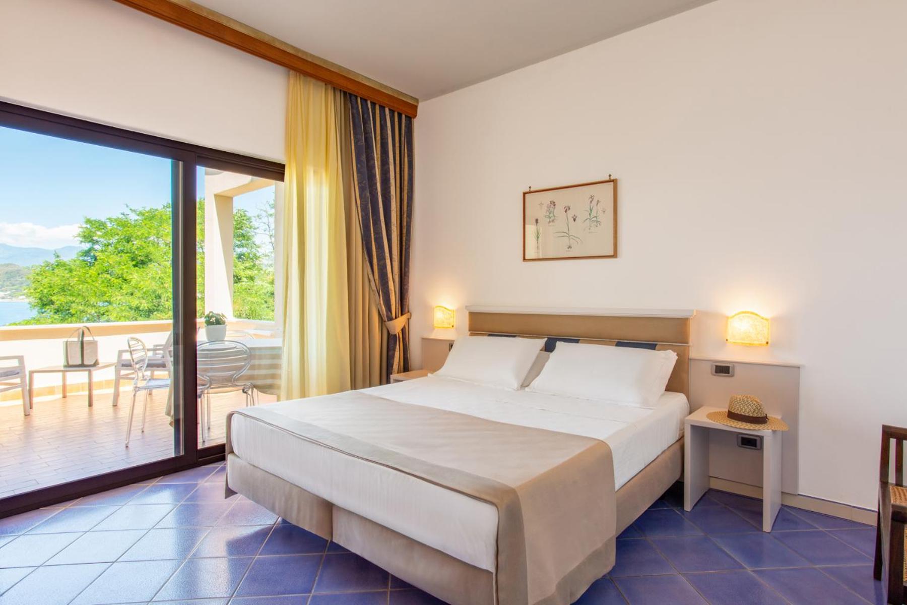 Suite with Terrace - Photo 10