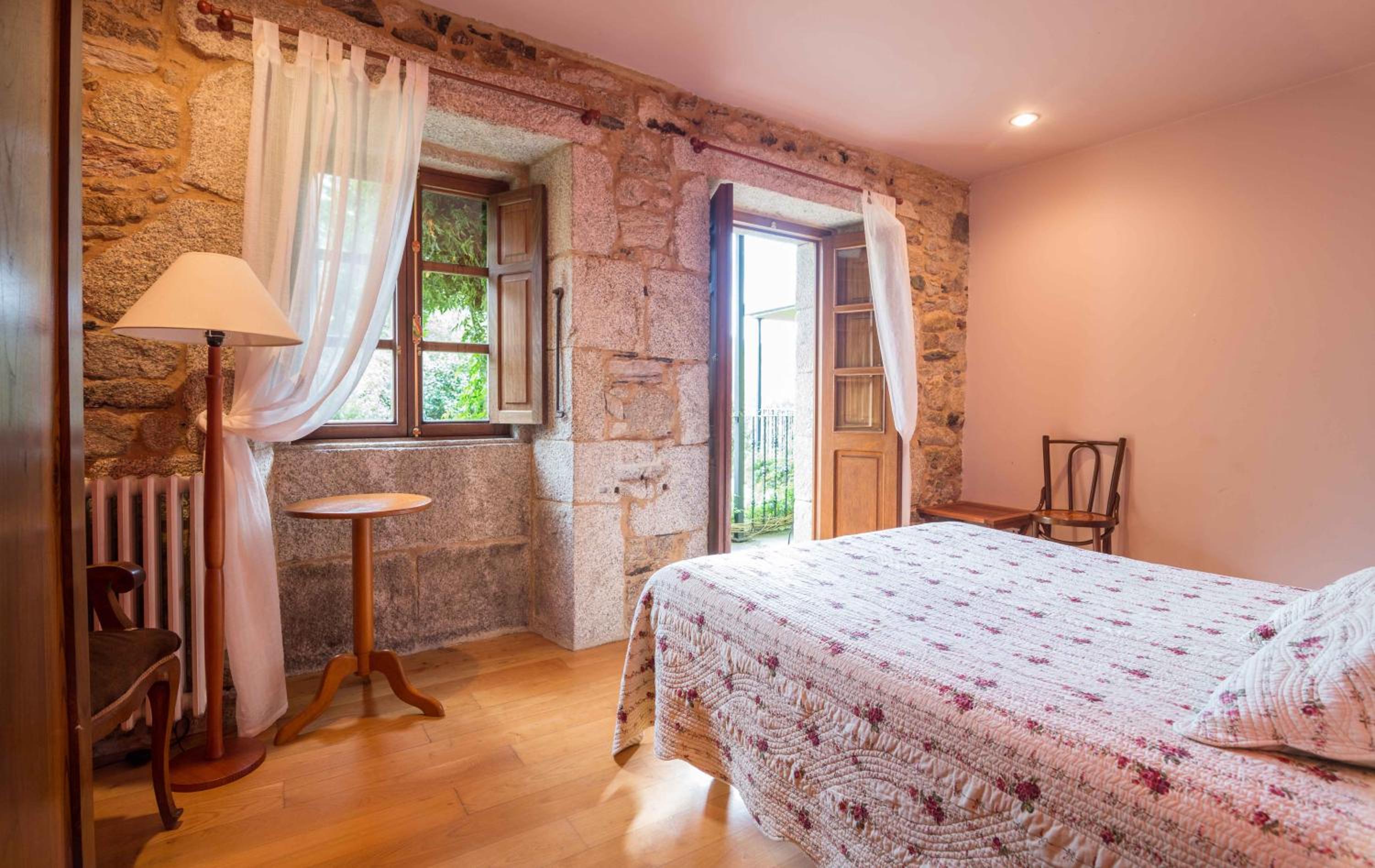 Double Room with Balcony - Photo 1