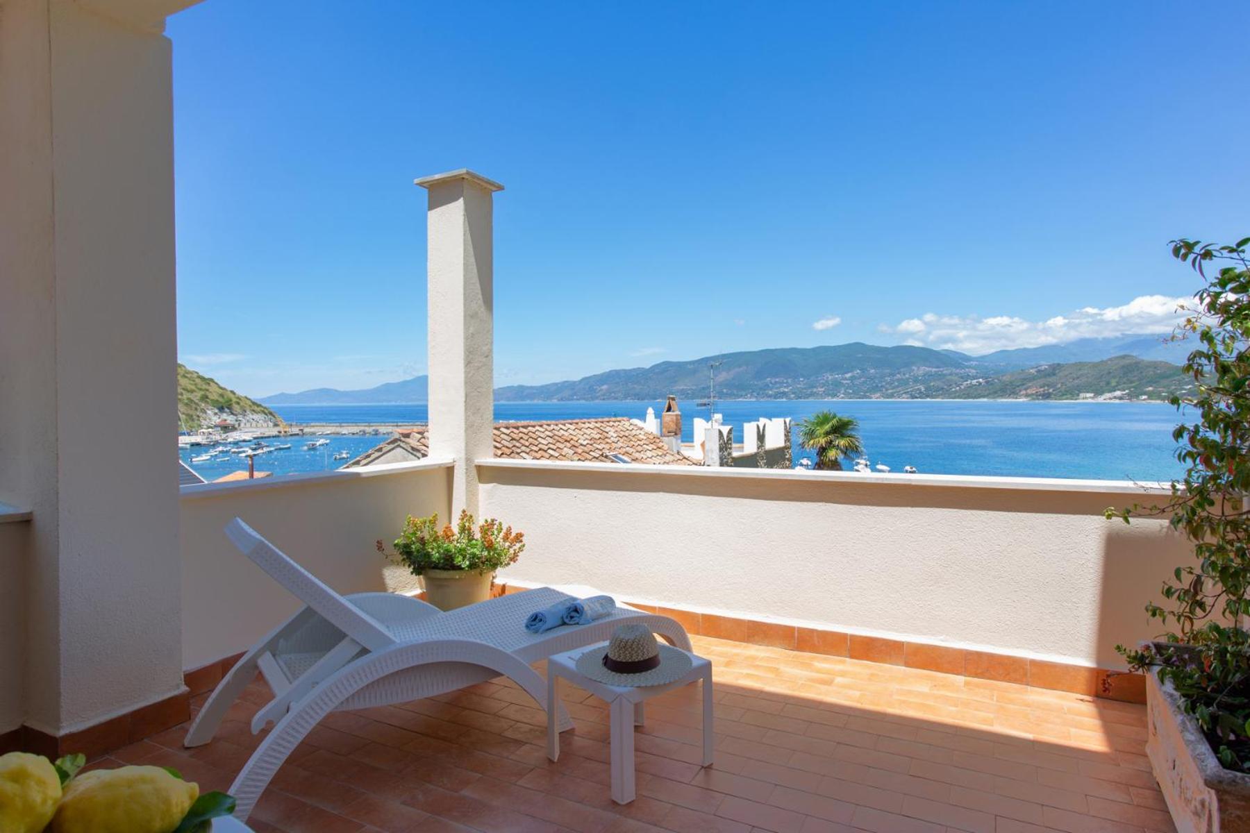 Suite with Terrace - Photo 19