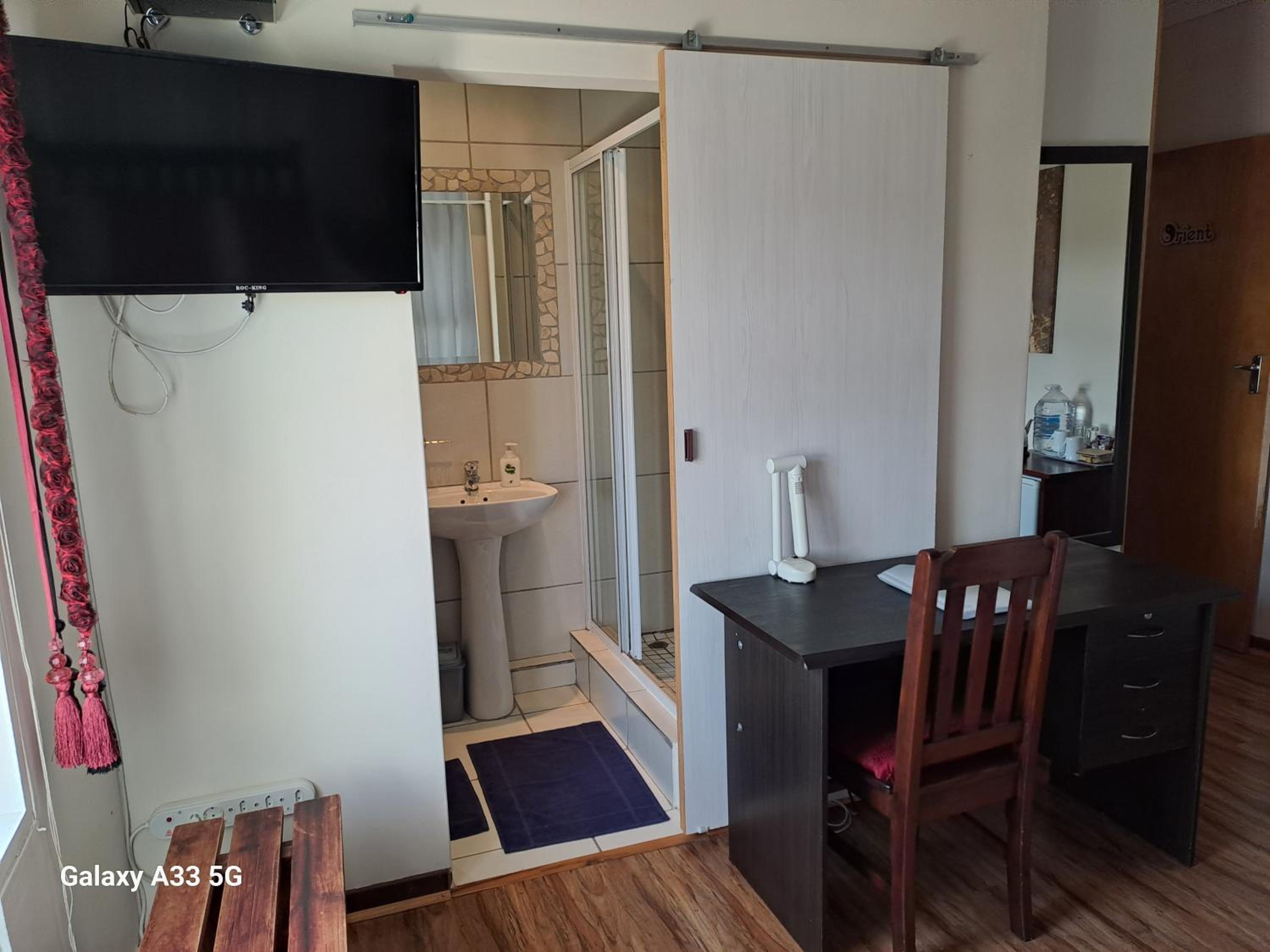 Luxury Suite - Photo 4
