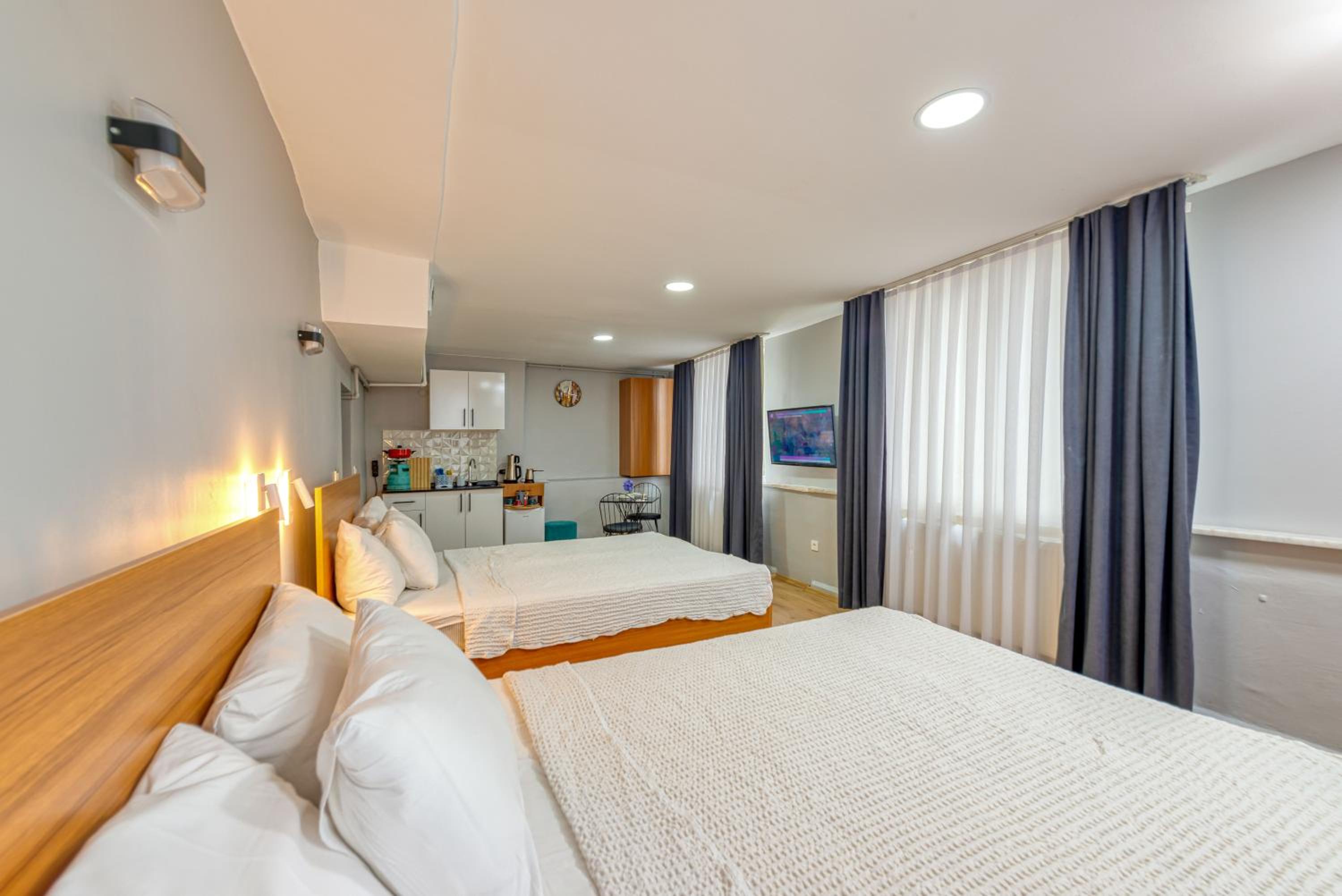 Double or Twin Room with City View photo 1