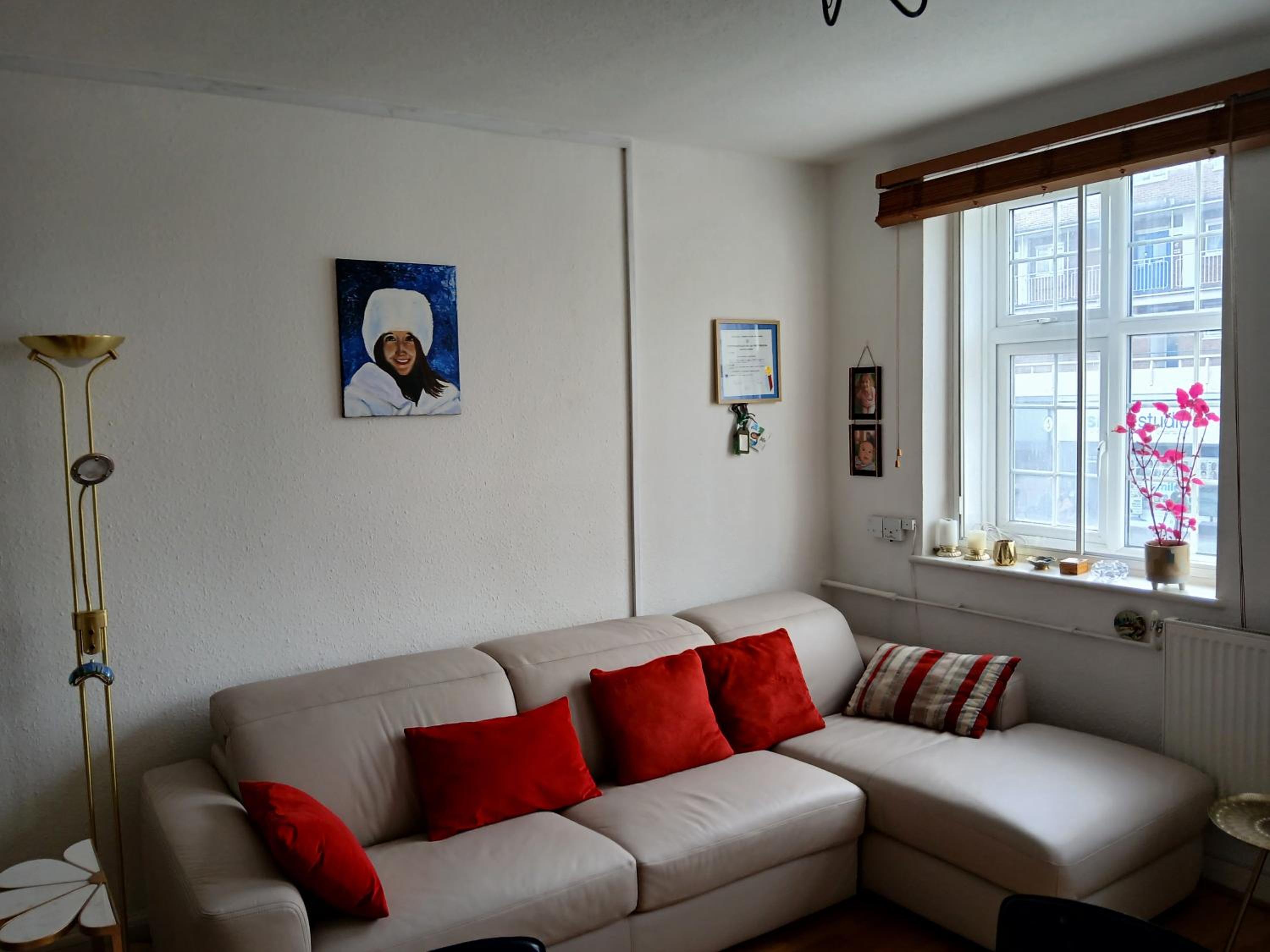 One-Bedroom Apartment photo 2
