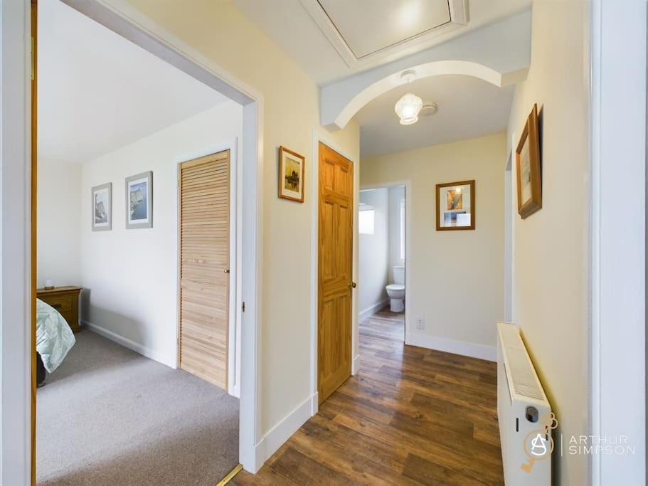 Three-Bedroom House photo 1