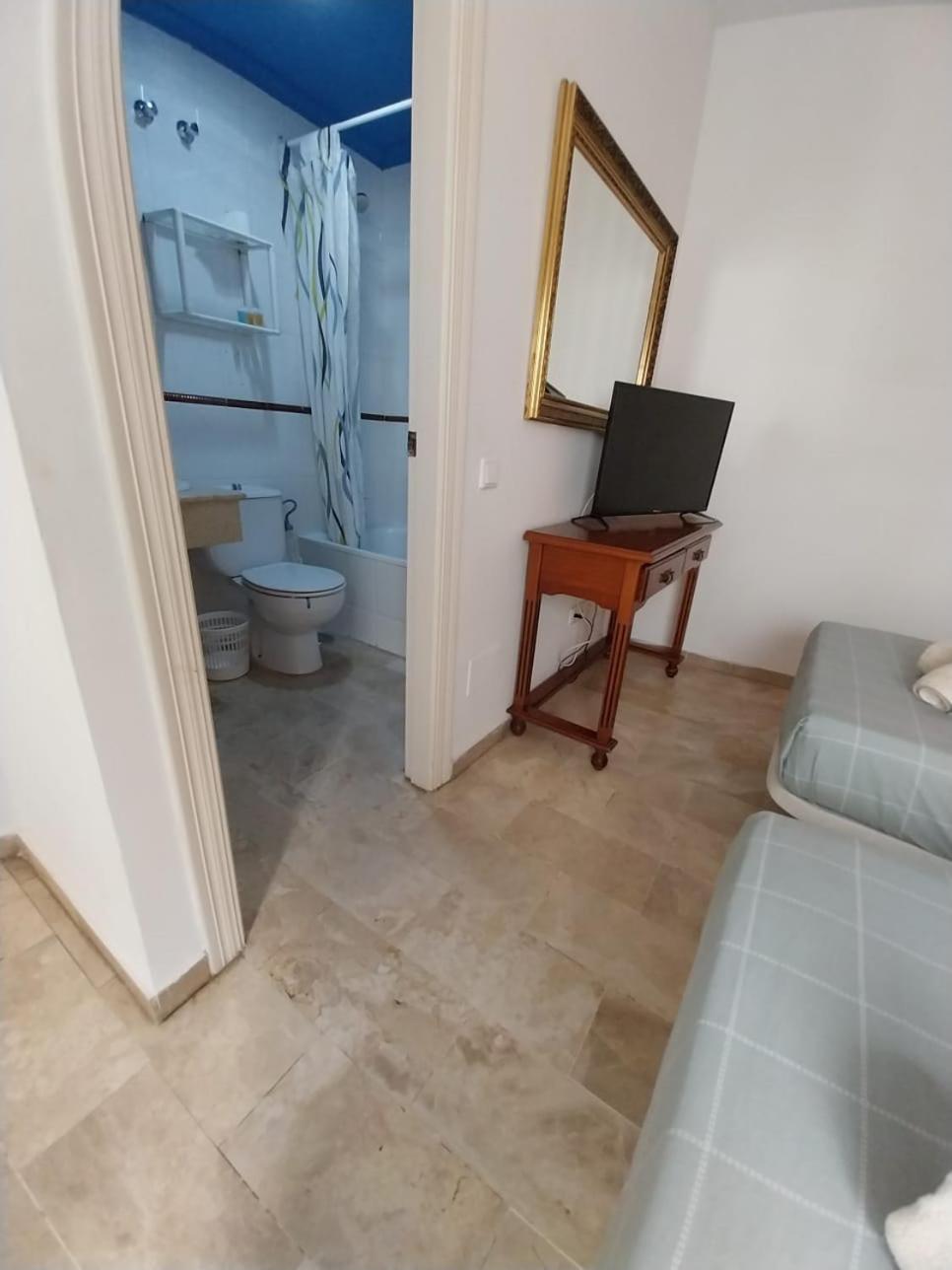 Habitación Estándar con Dos Camas Individuales