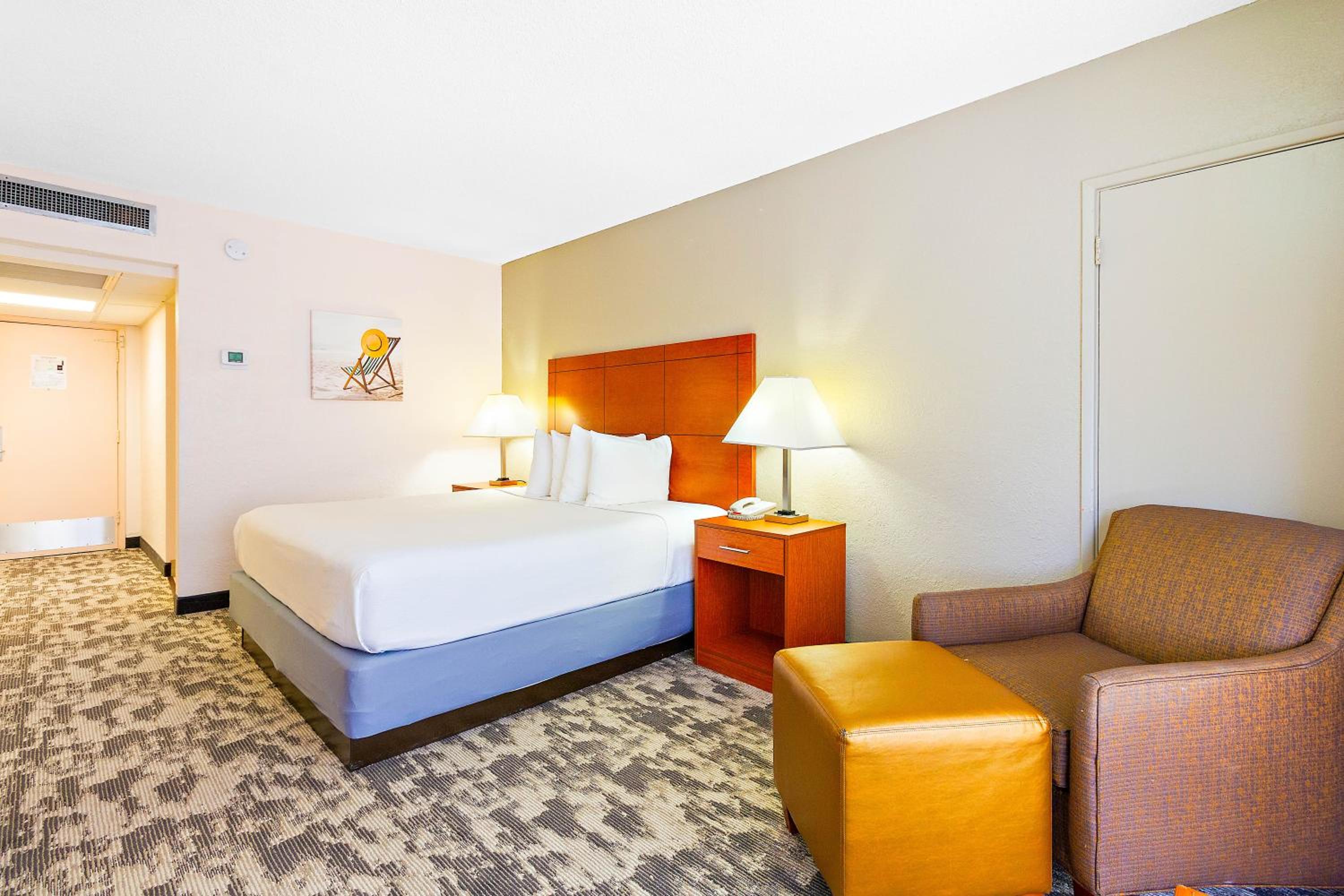 King Room - Non-Smoking photo 2