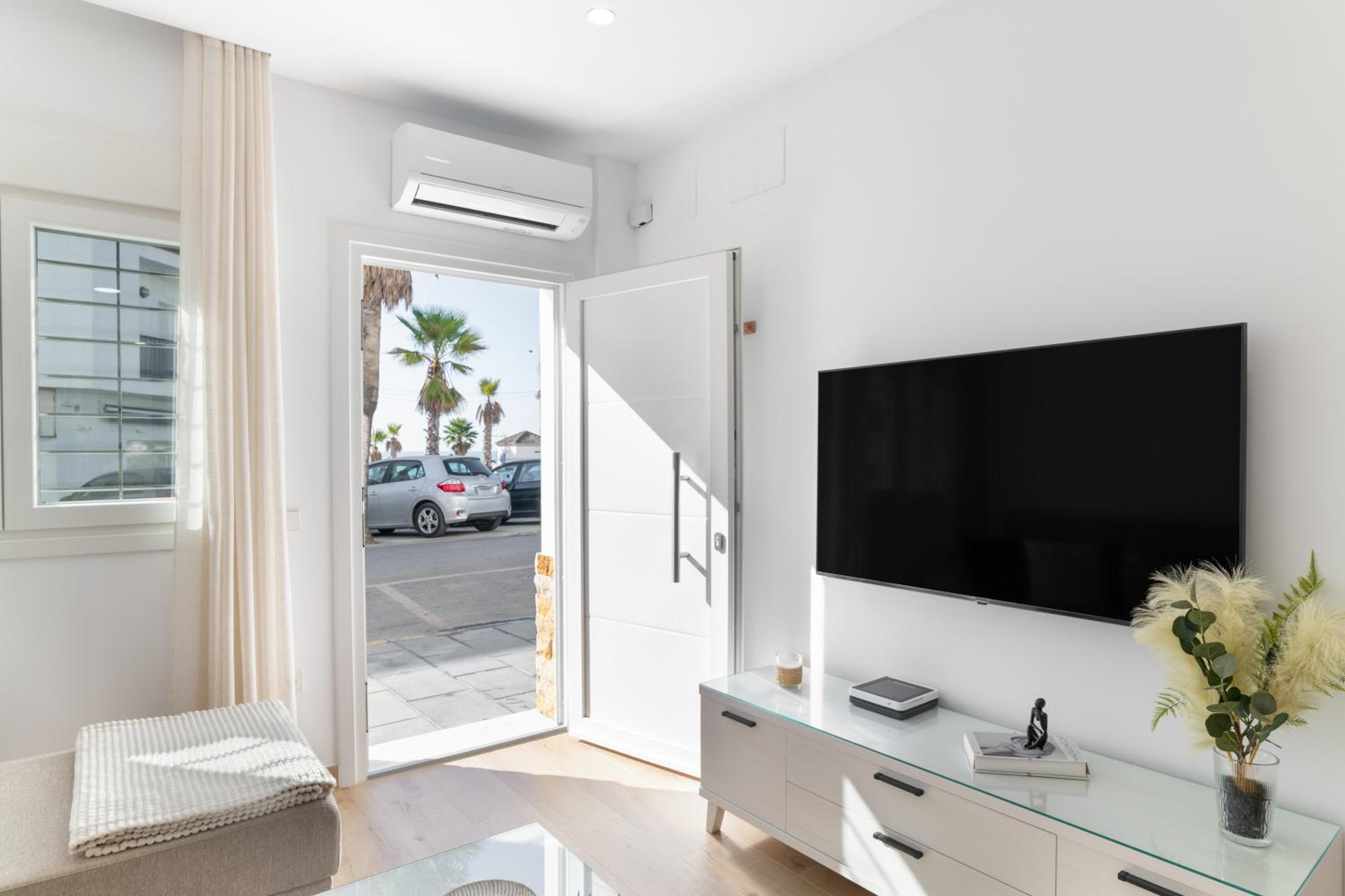 Studio Apartment with Sea View photo 3