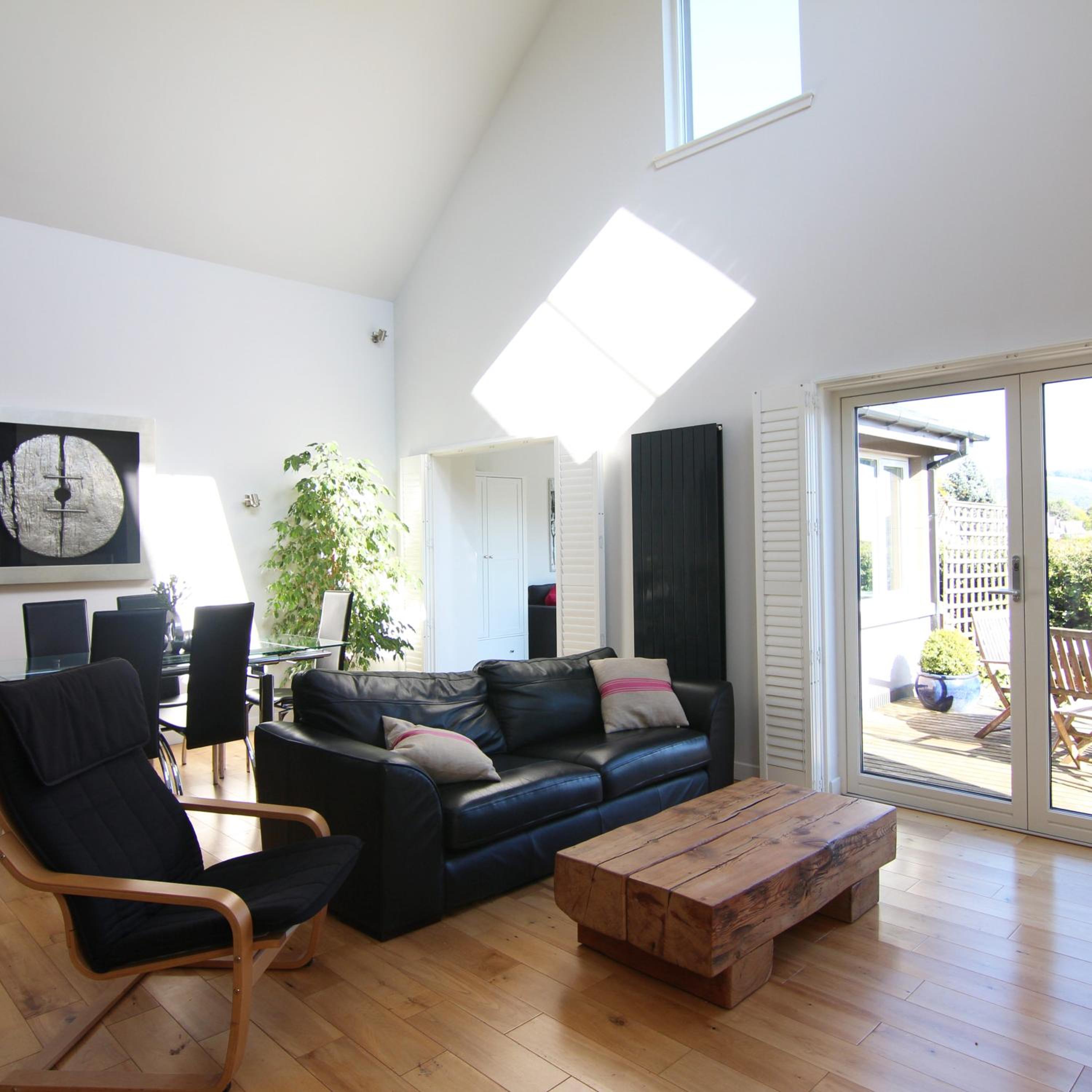 Three-Bedroom House photo 2