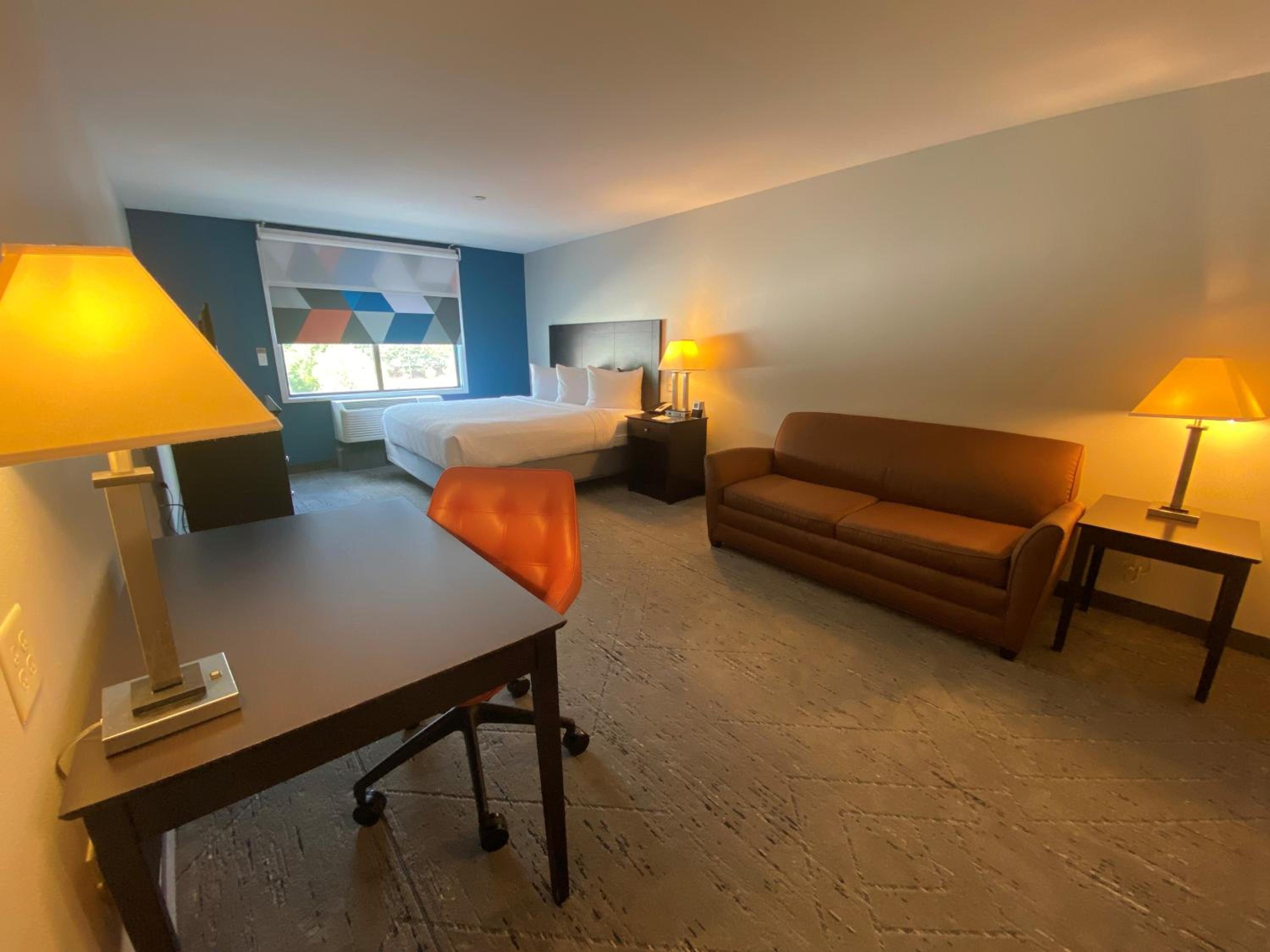 Holiday Inn Express & Suites Raleigh West - Lenovo Center by IHG, Foto 2