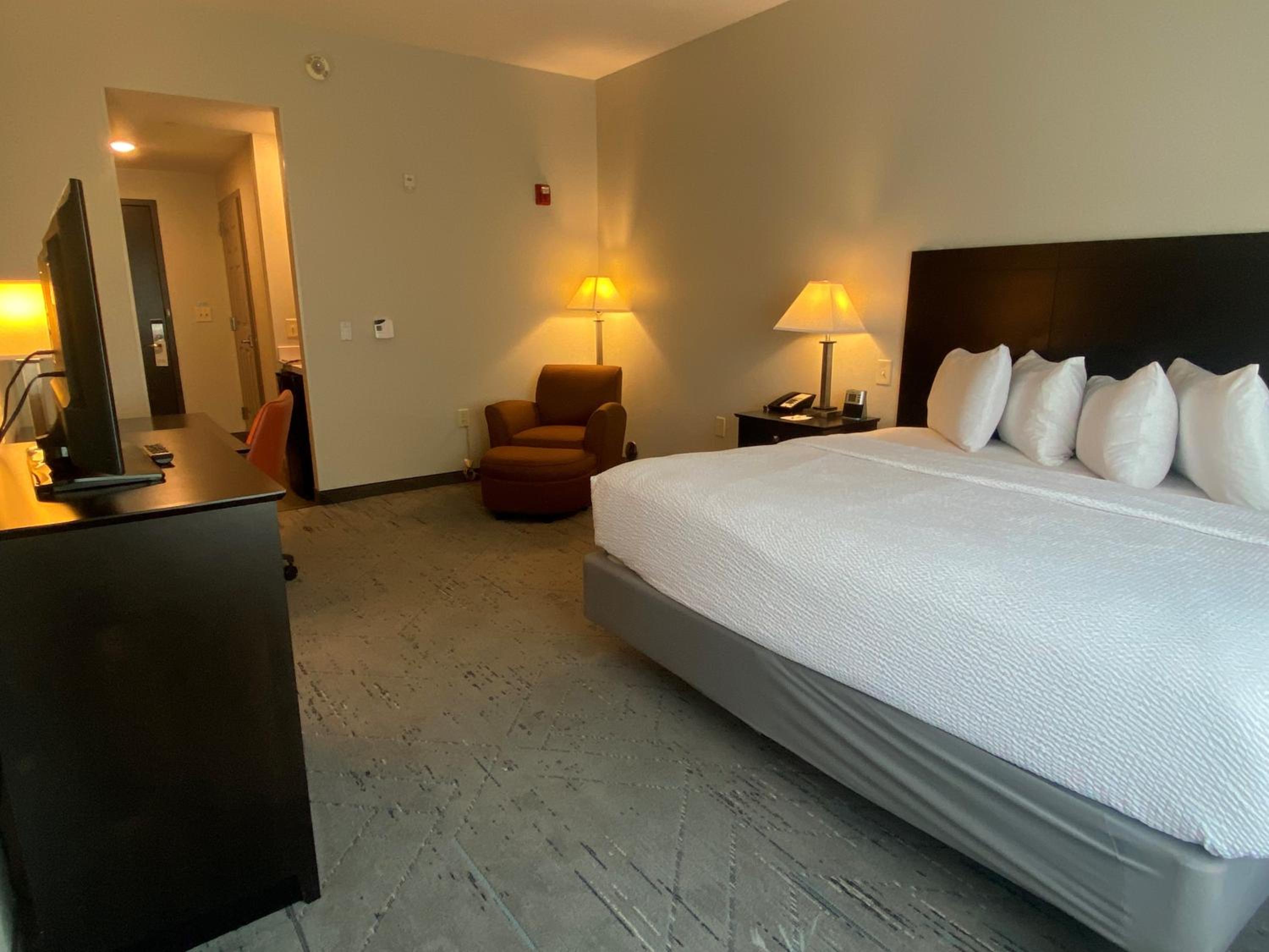 King Room - Mobility Access/Non-Smoking - Photo 8