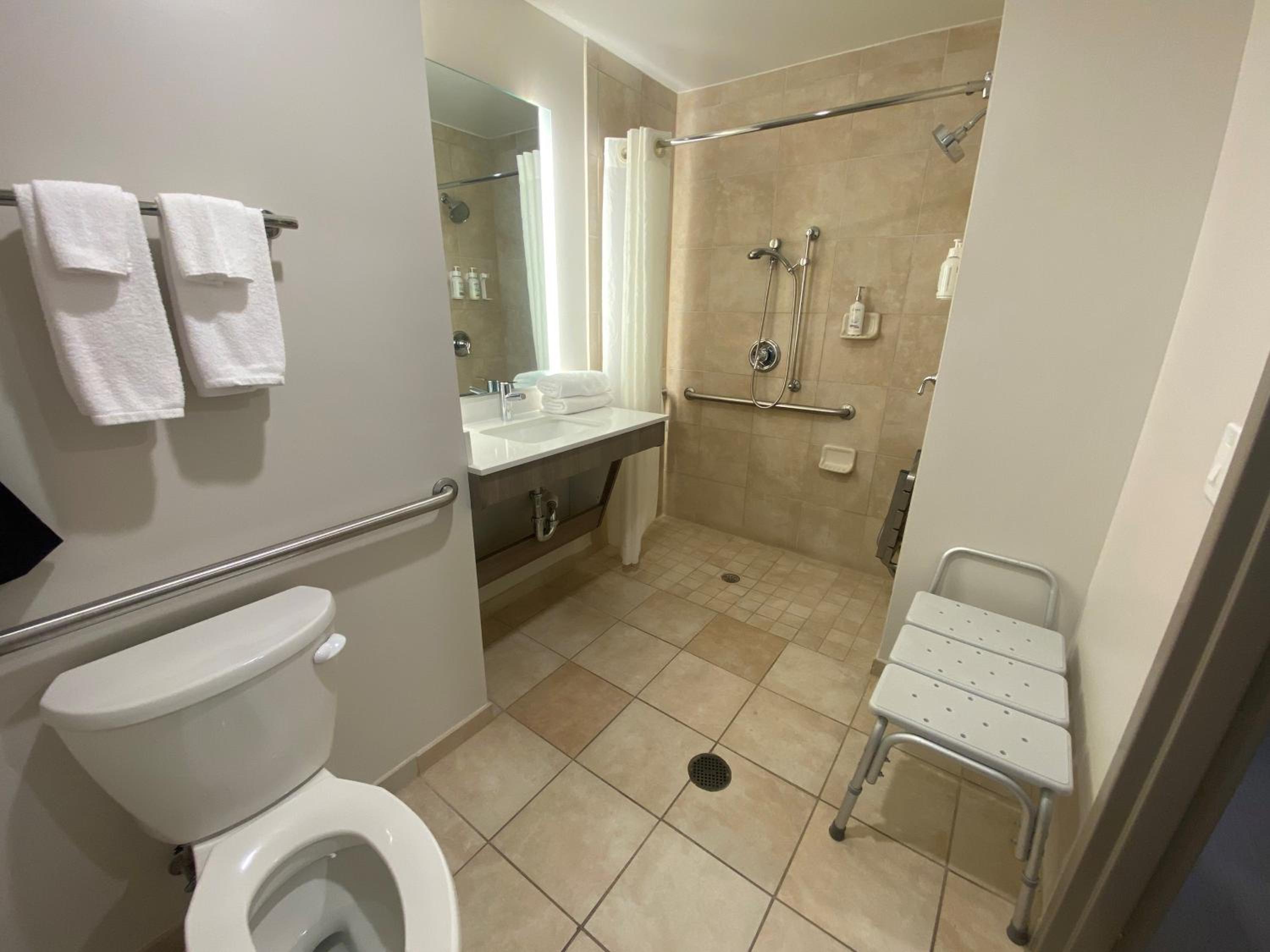 King Room - Mobility Access/Non-Smoking - Photo 4