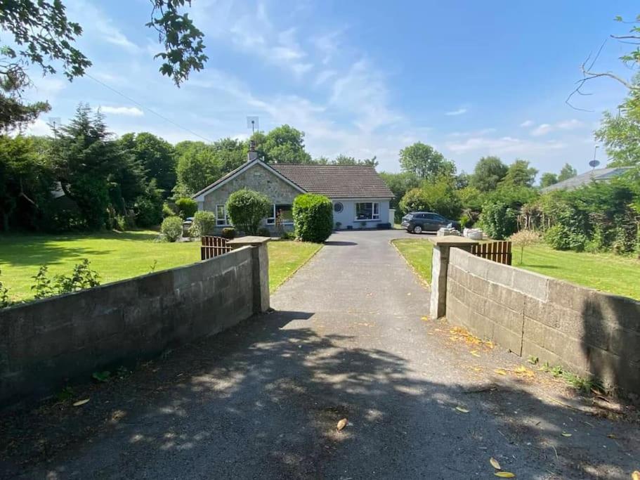 Three-Bedroom House photo 2