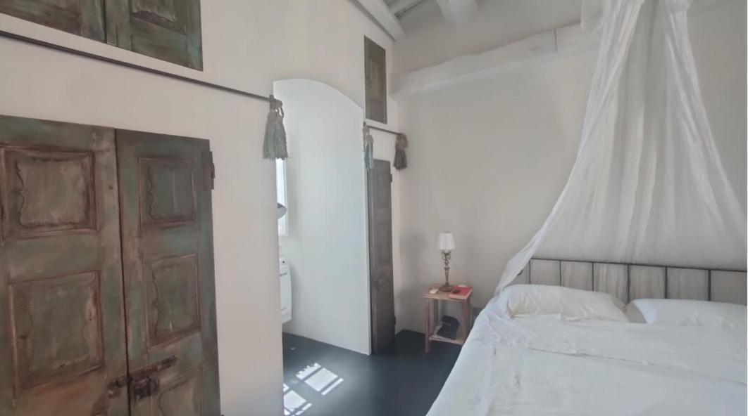 One-Bedroom House photo 1