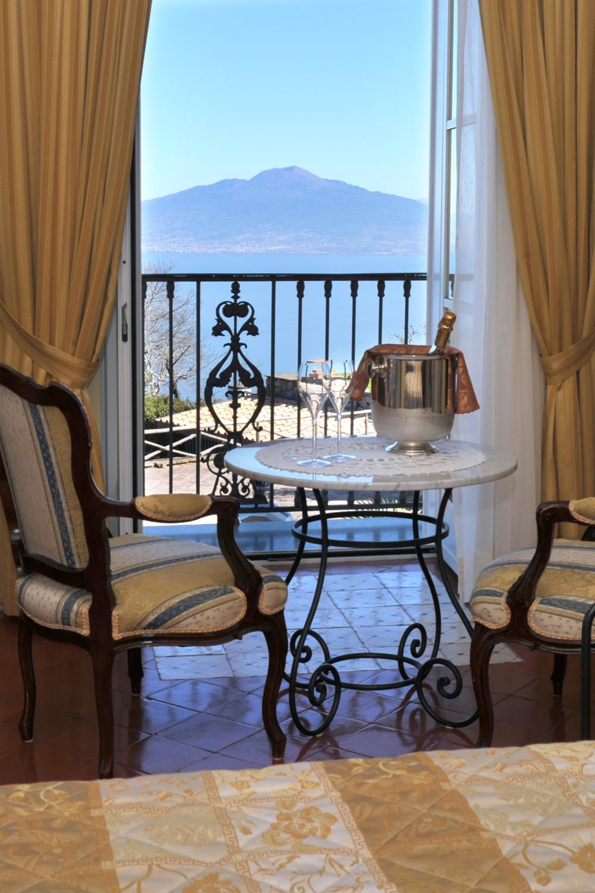Junior Suite with Sea View - Photo 12