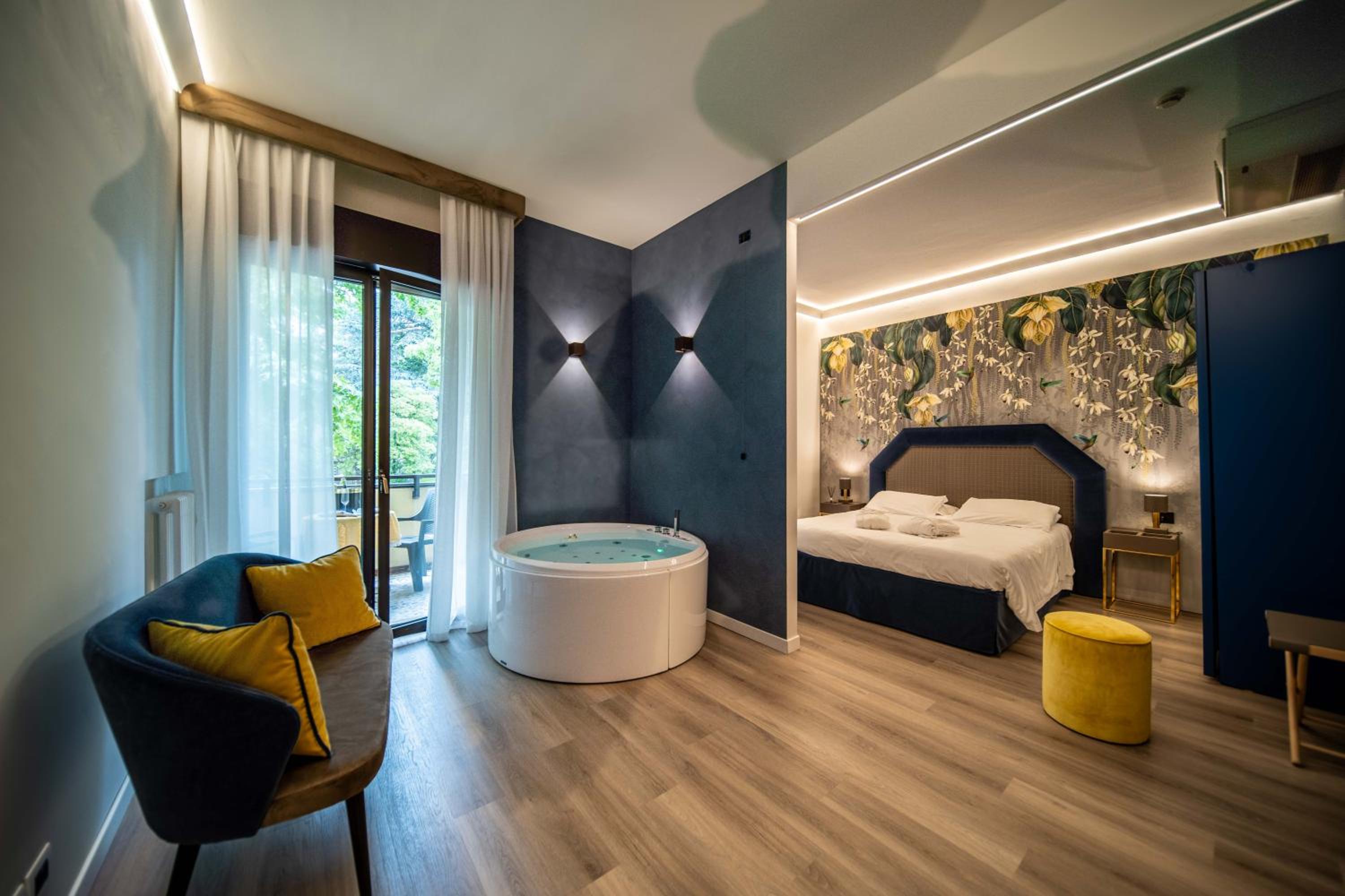 Double Room with Spa Bath