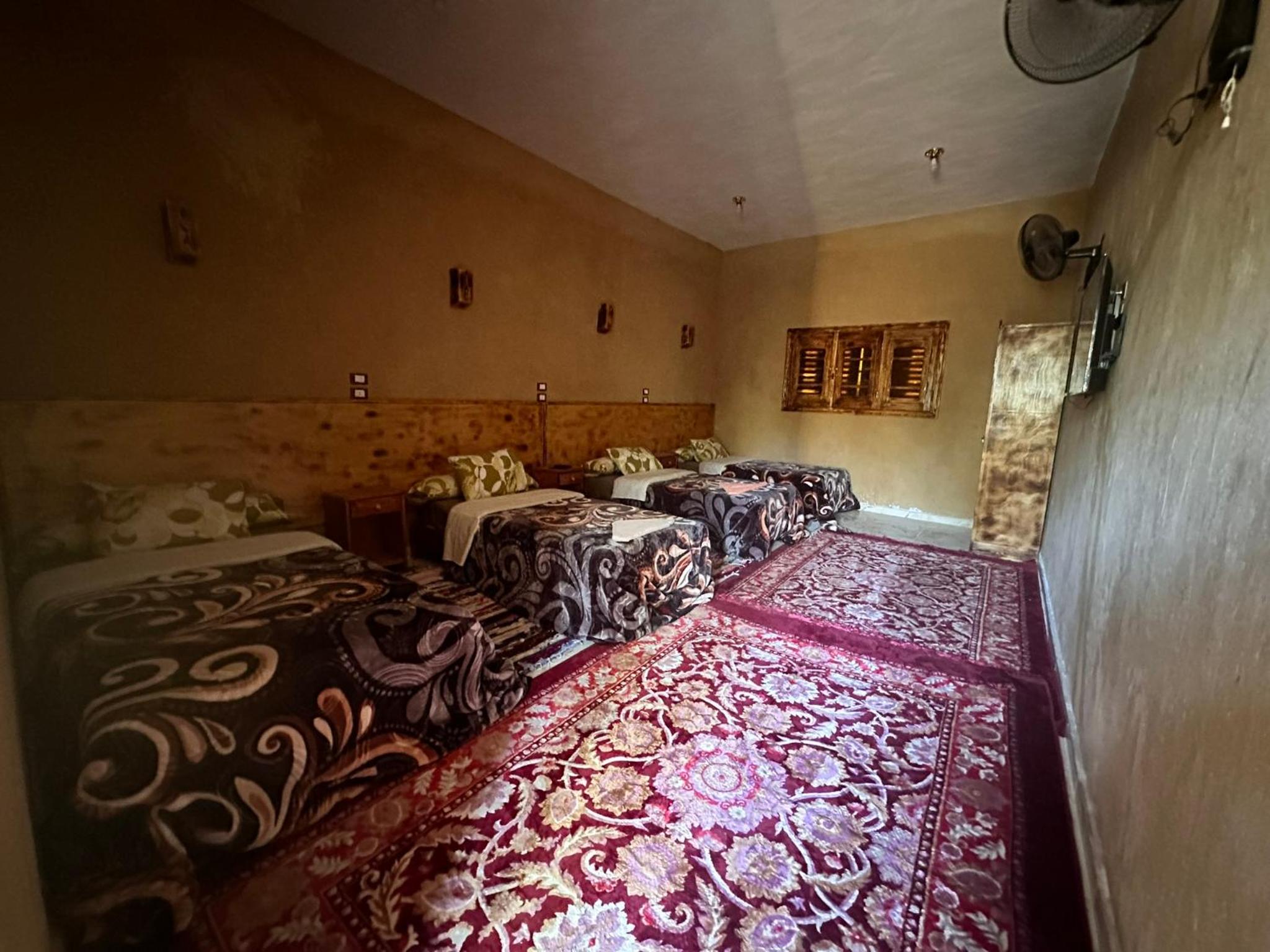 Quadruple Room with Balcony - Photo 1