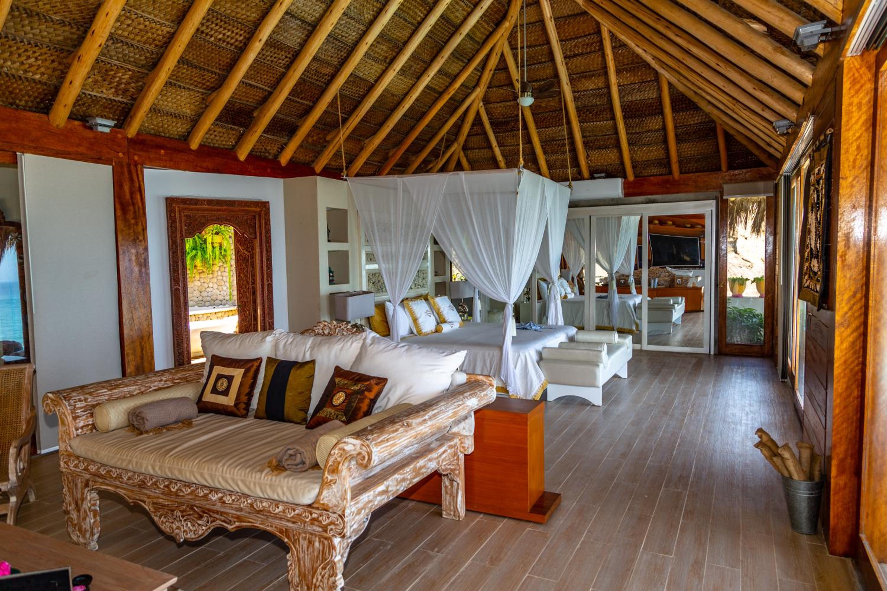 Deluxe Suite with Sea View photo 1