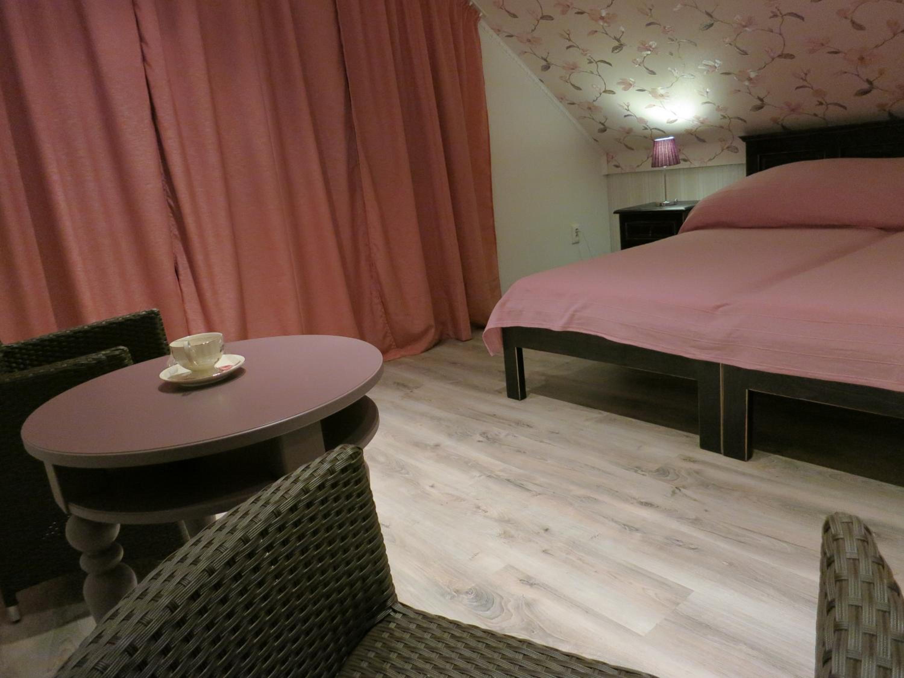Basic Double Room - Photo 16