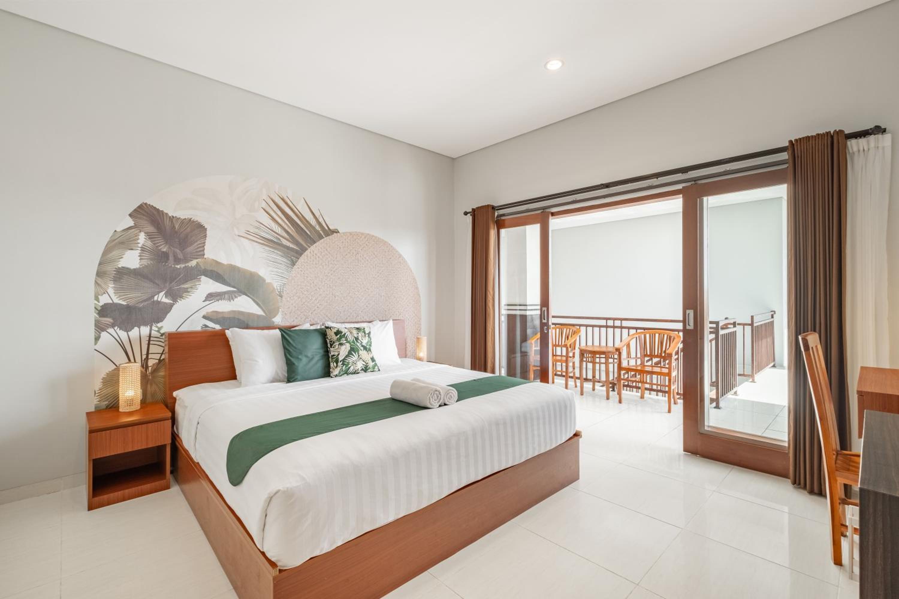 Deluxe King Room - Photo 3