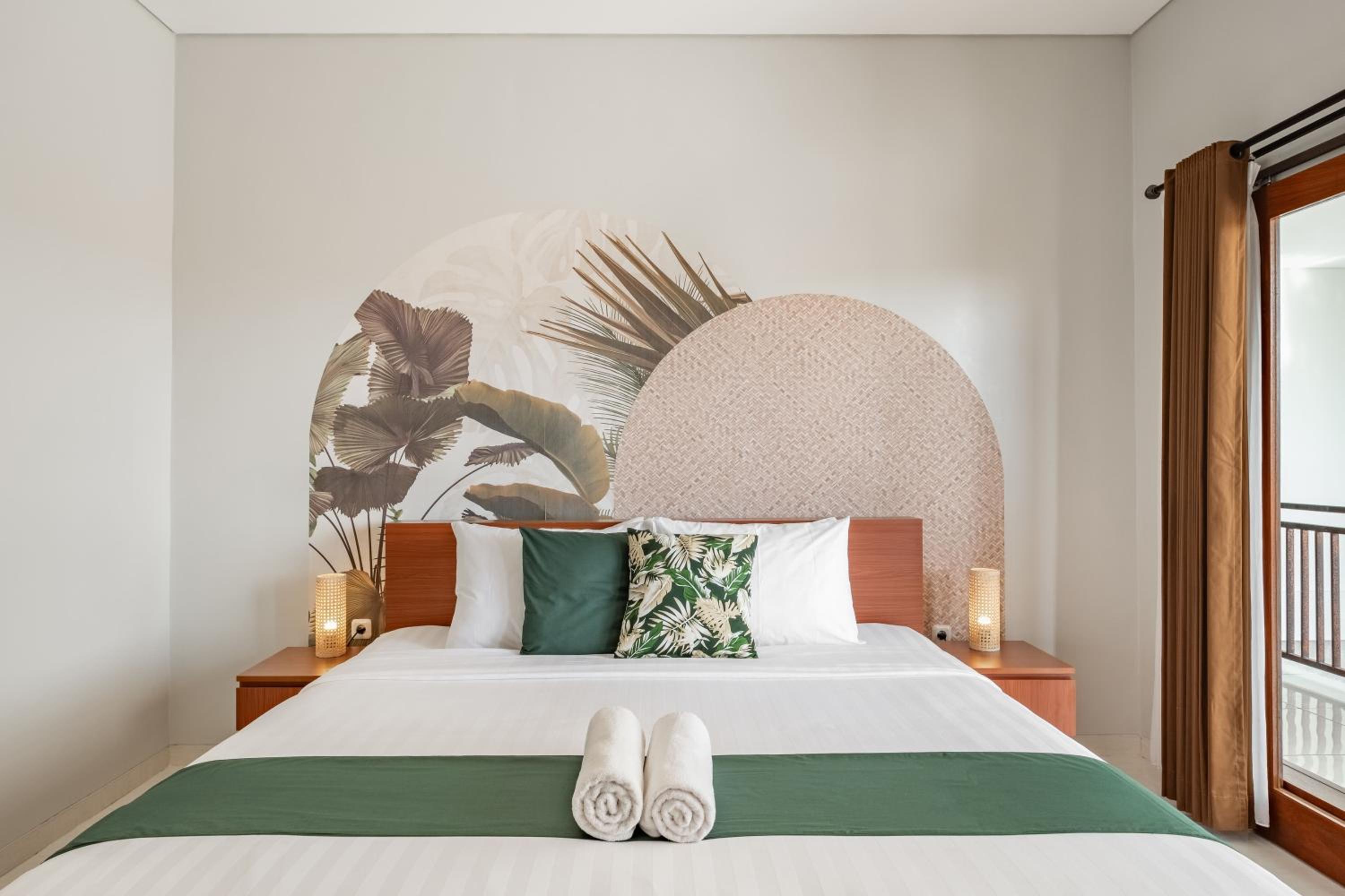 Deluxe King Room - Photo 4