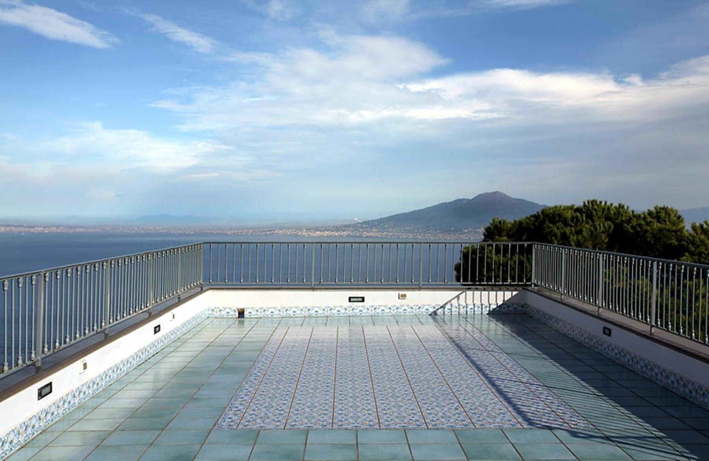 Suite with Sea View - Photo 3