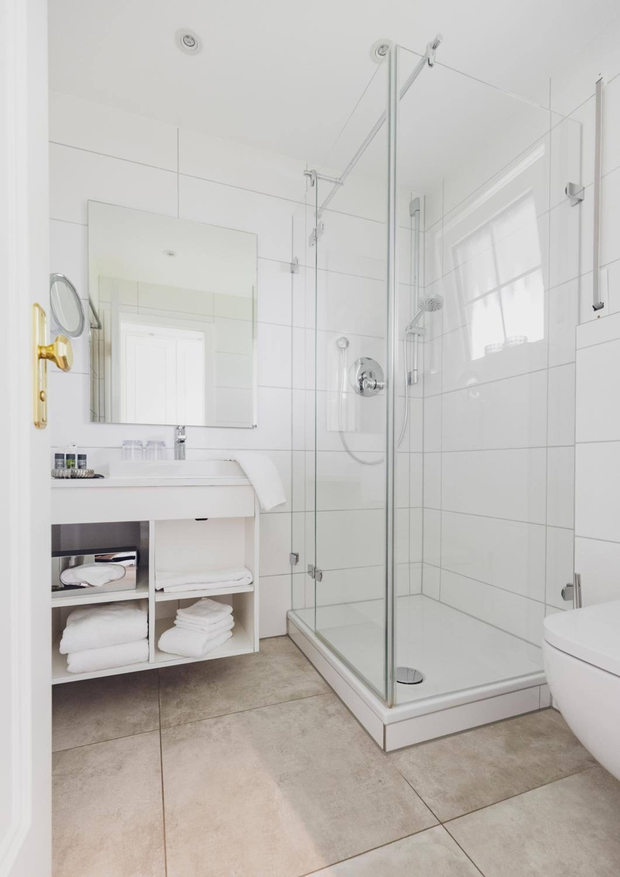 Suite Deluxe with Sea View in Lake House  photo 2