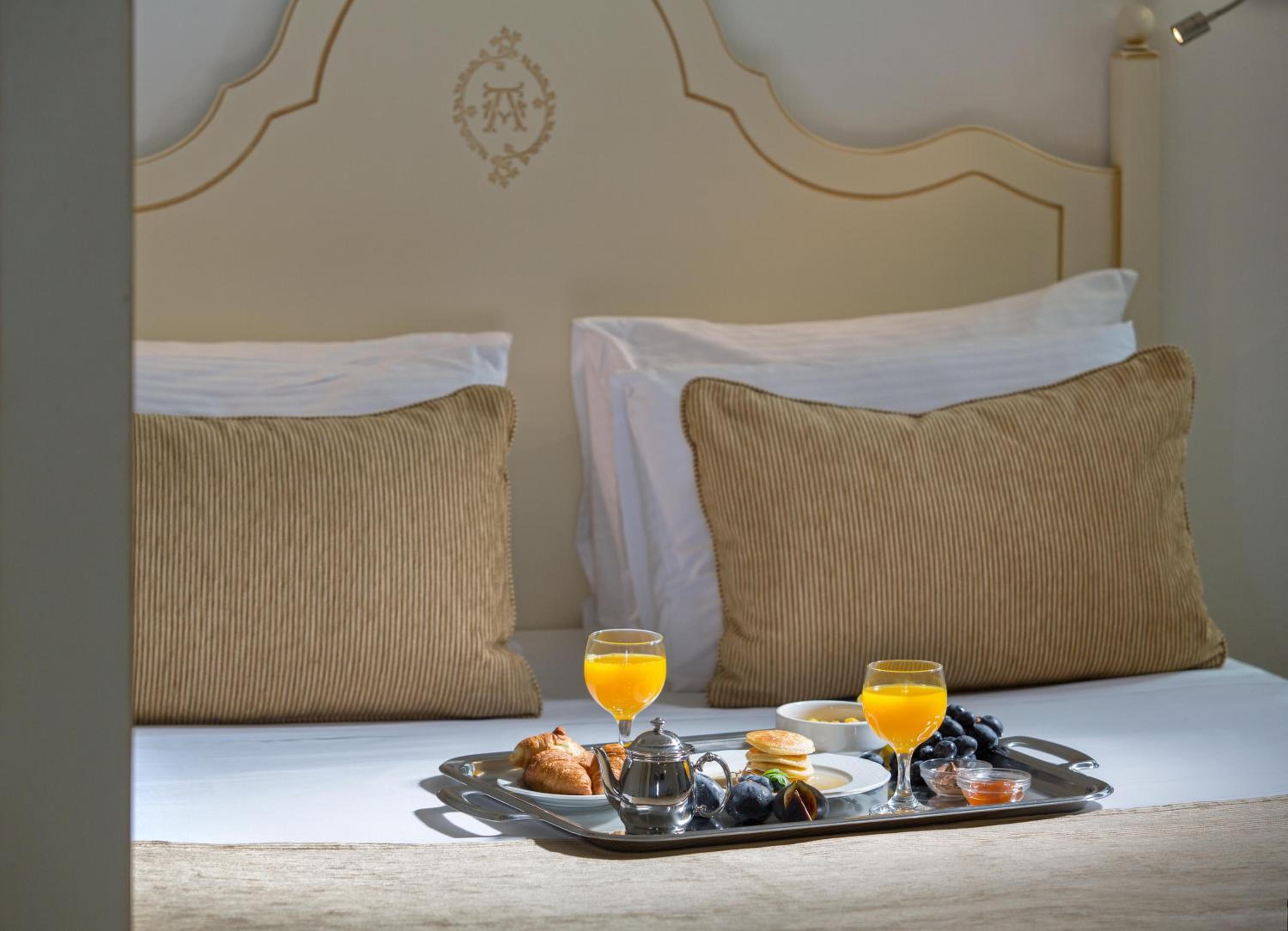 Luxury Superior Room Beach Front - Photo 4