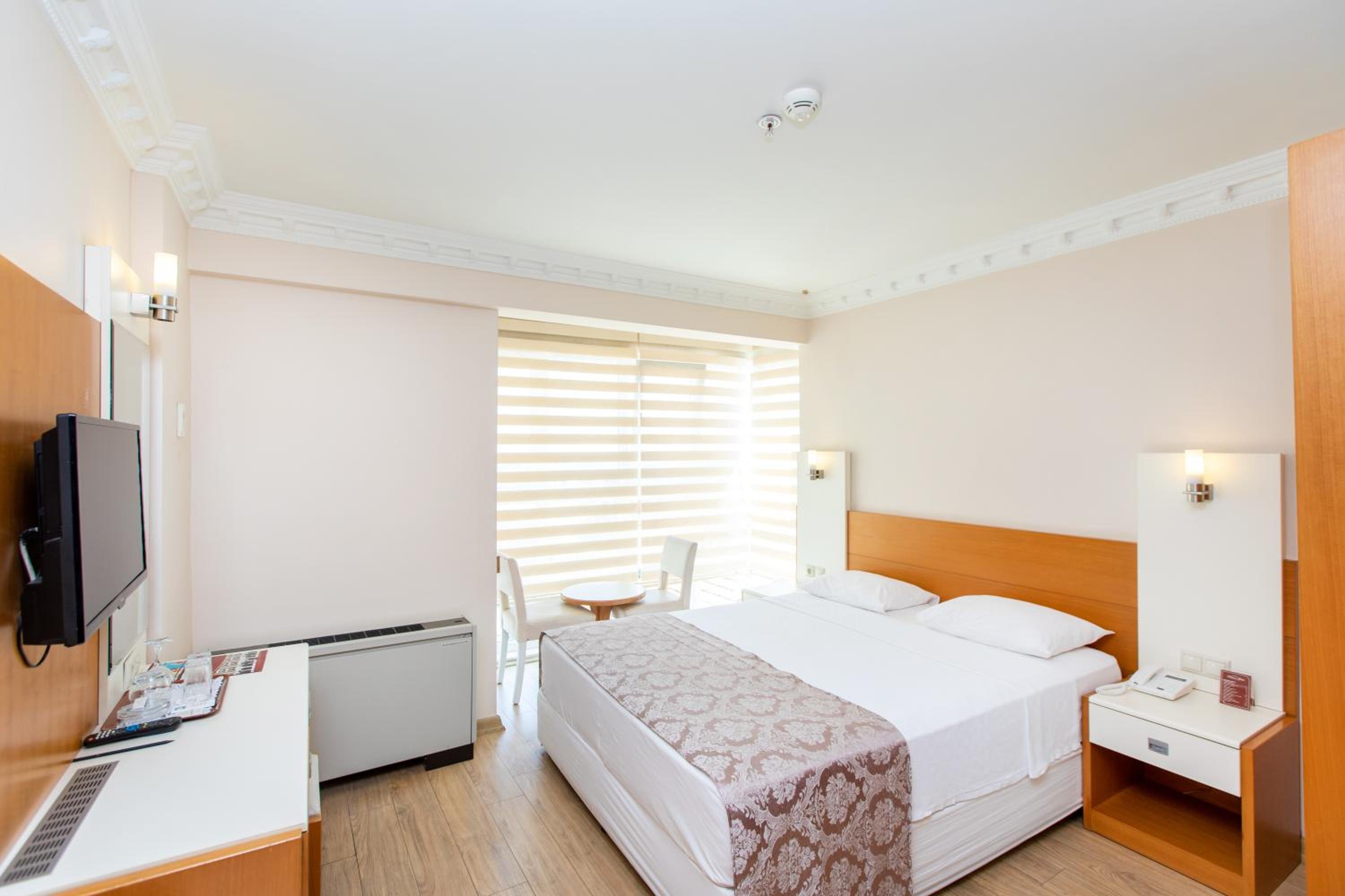 Standard Double or Twin Room photo 2