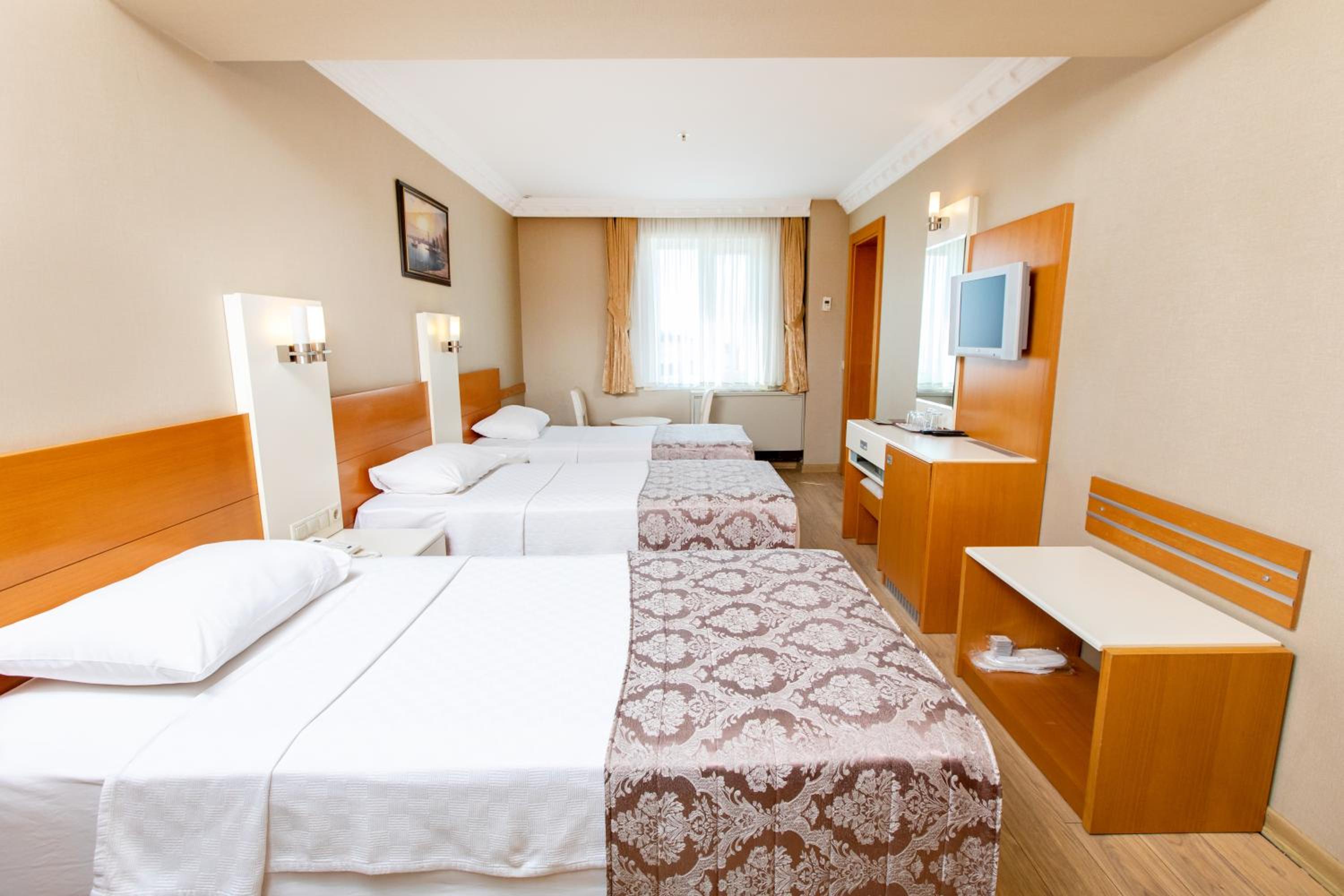 Standard Triple Room photo 3
