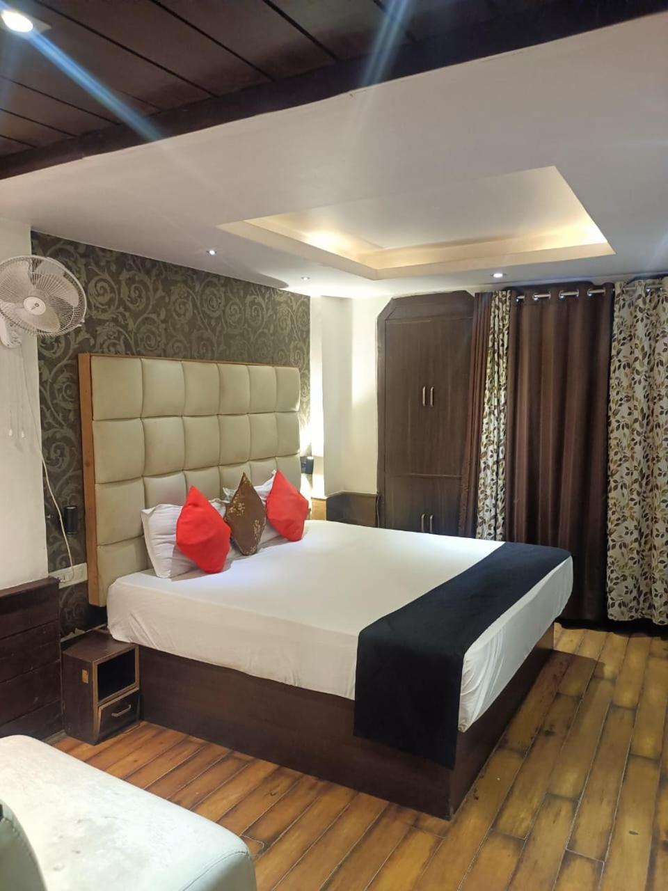 Deluxe Double Room photo 2