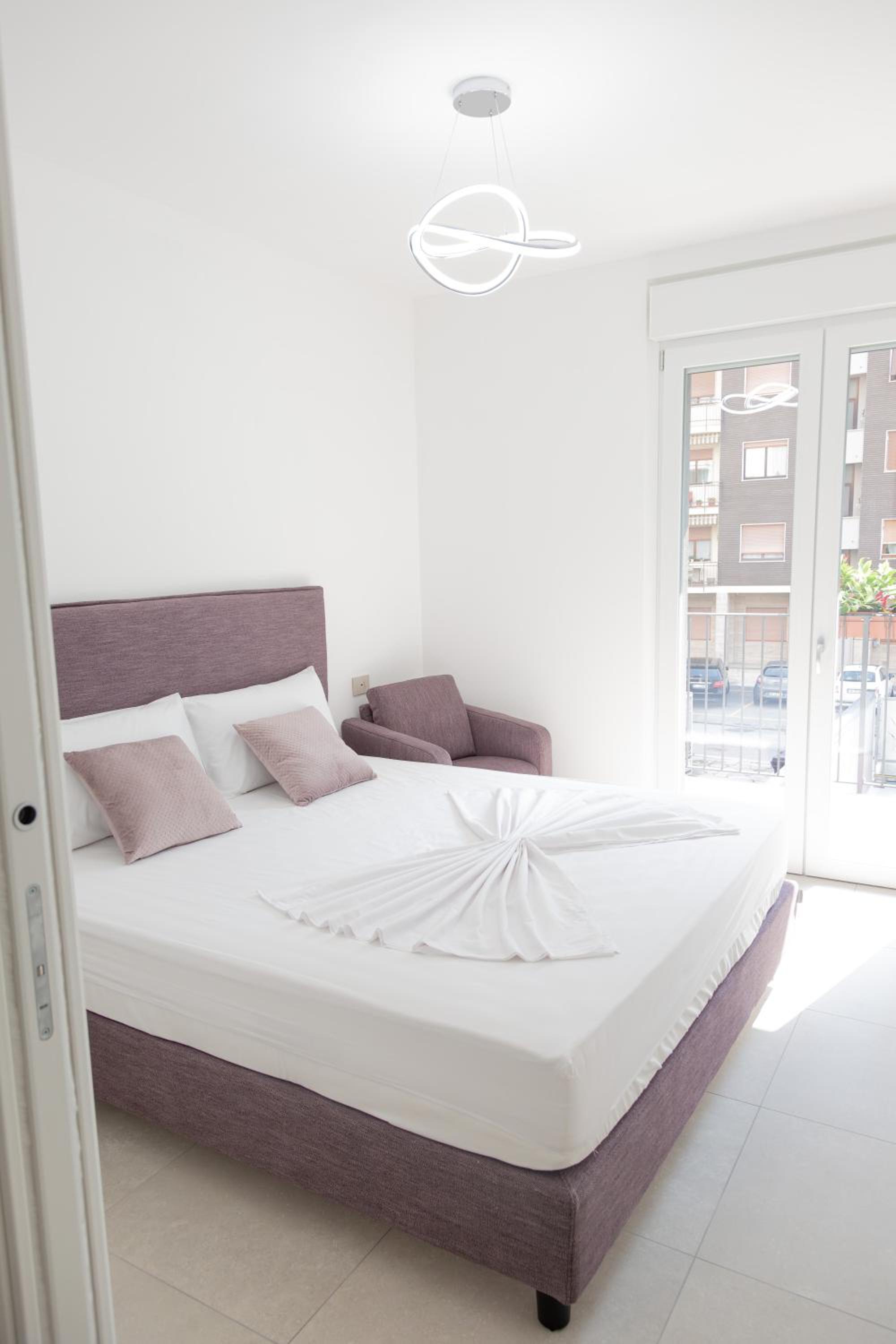 Standard King Room photo 1