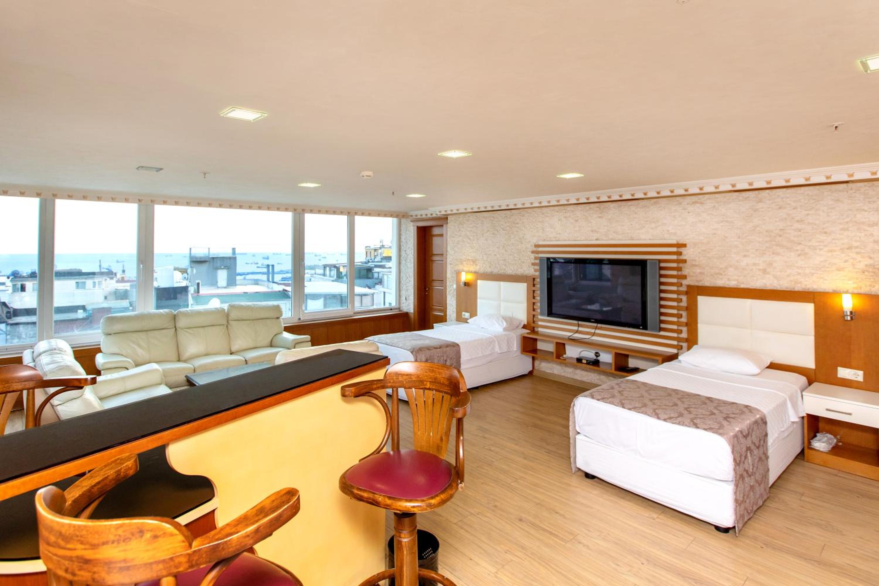Junior Suite with Sea View photo 1