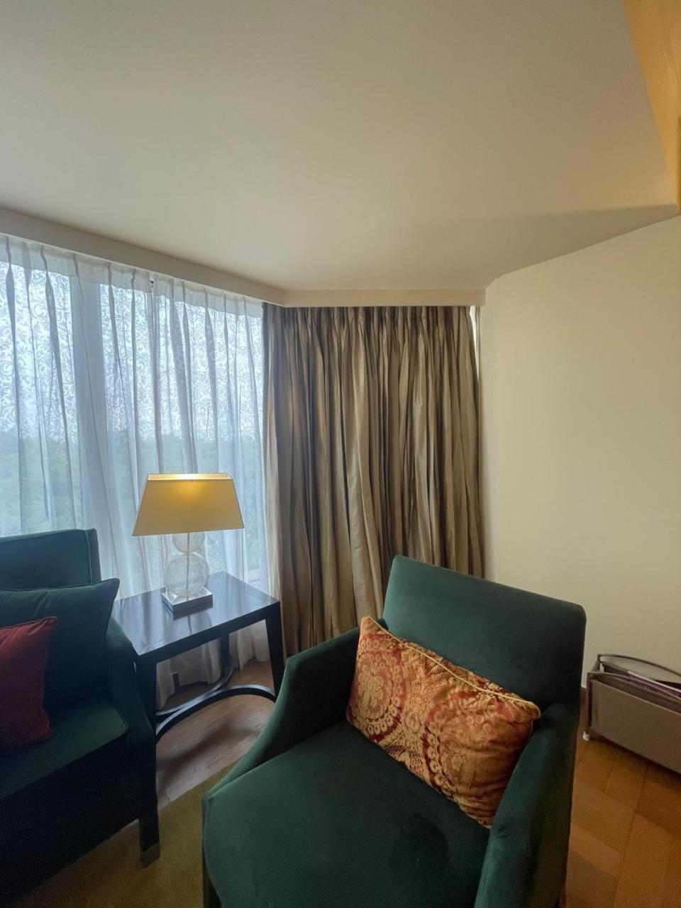 Deluxe Suite with one way airport transfer, Luxury Hours at Lounge (6PM-8pm), Signature Butler Service - Concierge Level - Photo 4