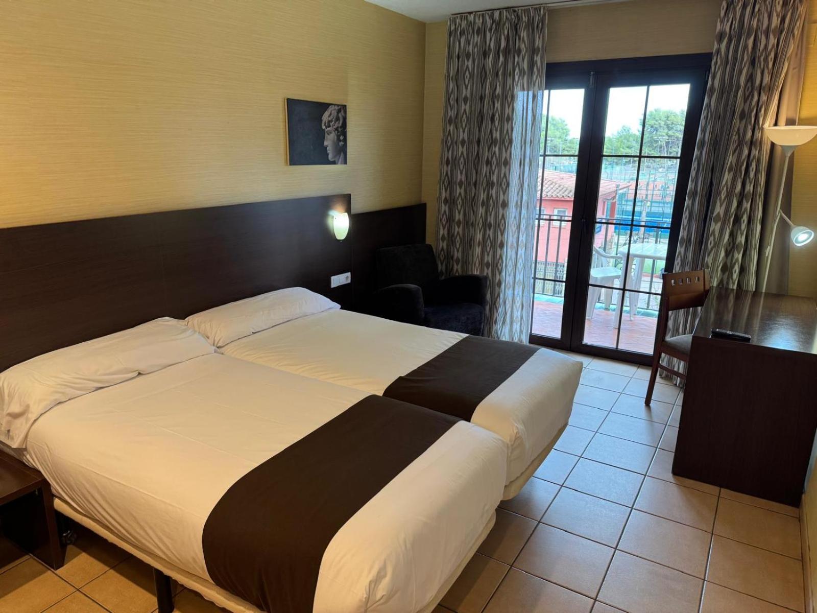Standard Double Room - Photo 2