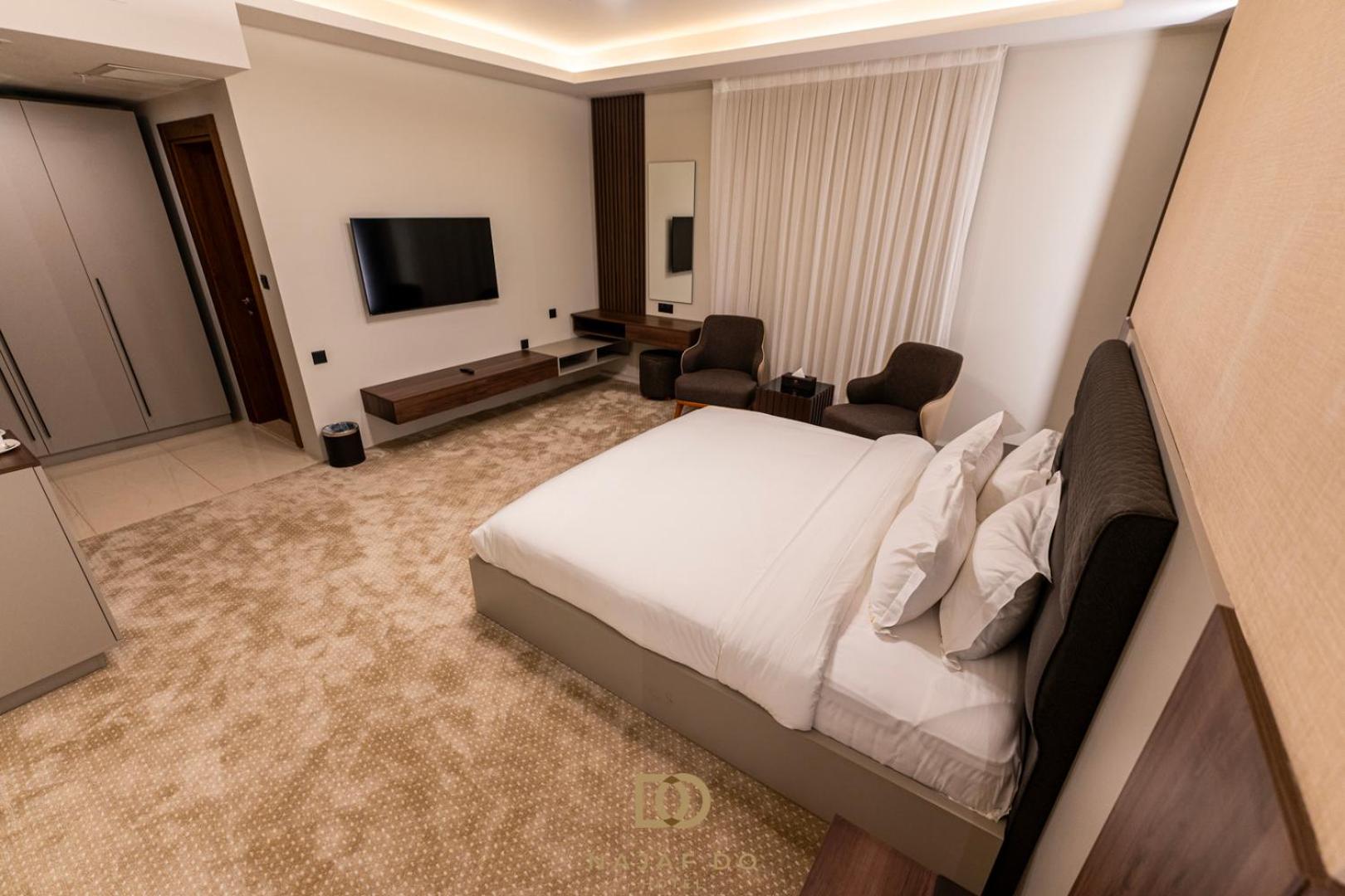 Deluxe King Room photo 2