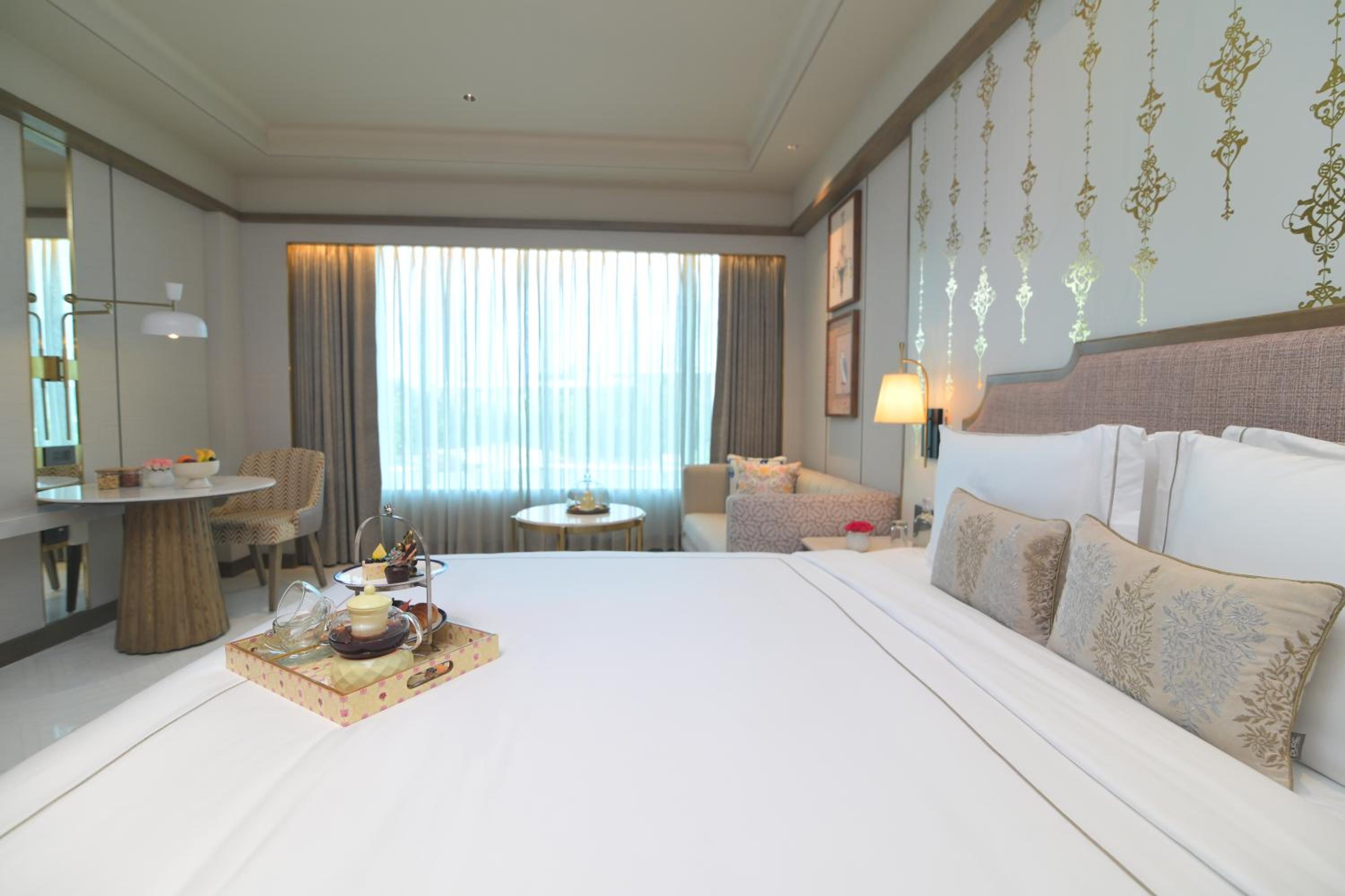 Luxury Room King Bed with 15% discount on food, beverages, laundry and spa - Photo 3
