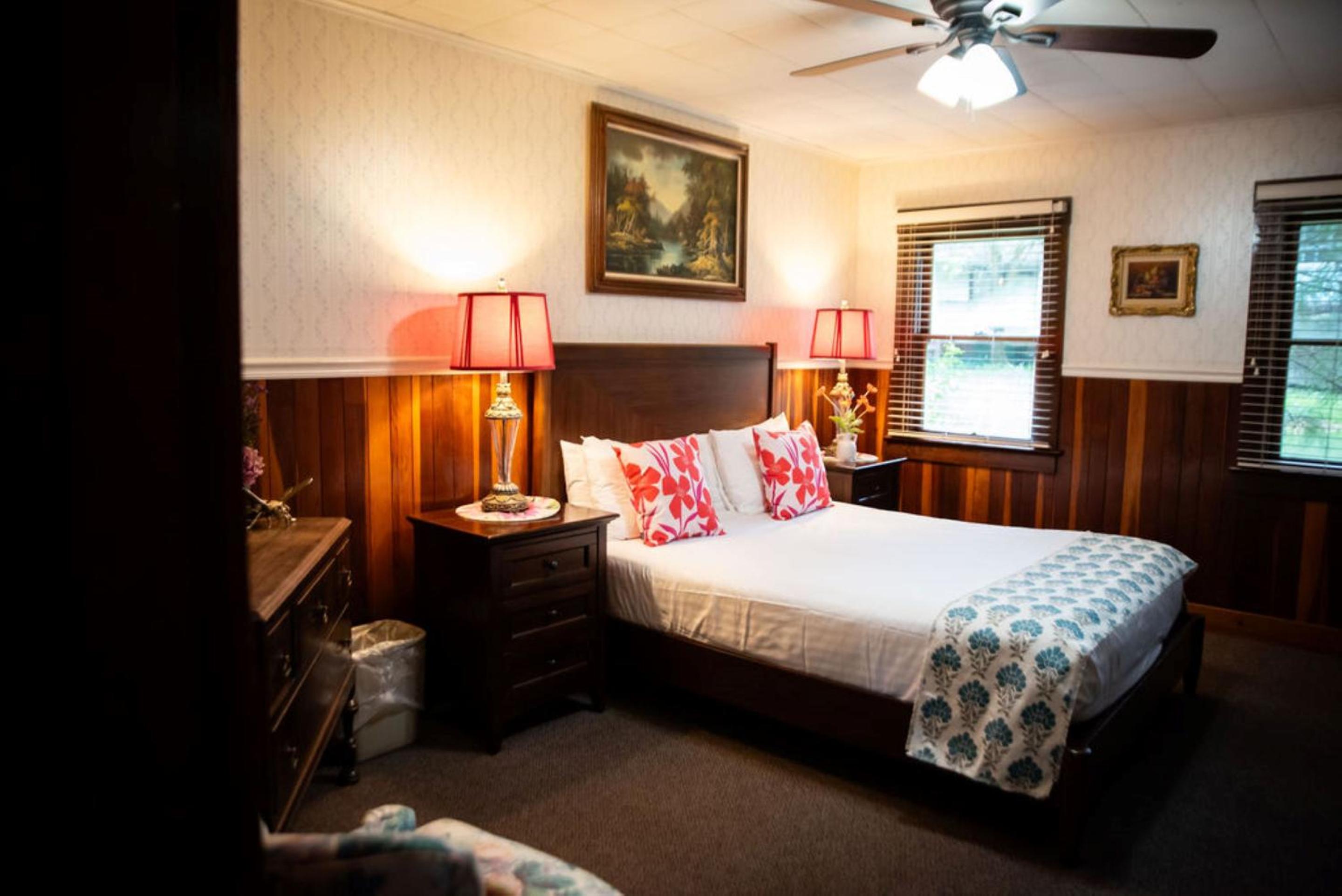 Queen Suite photo 1